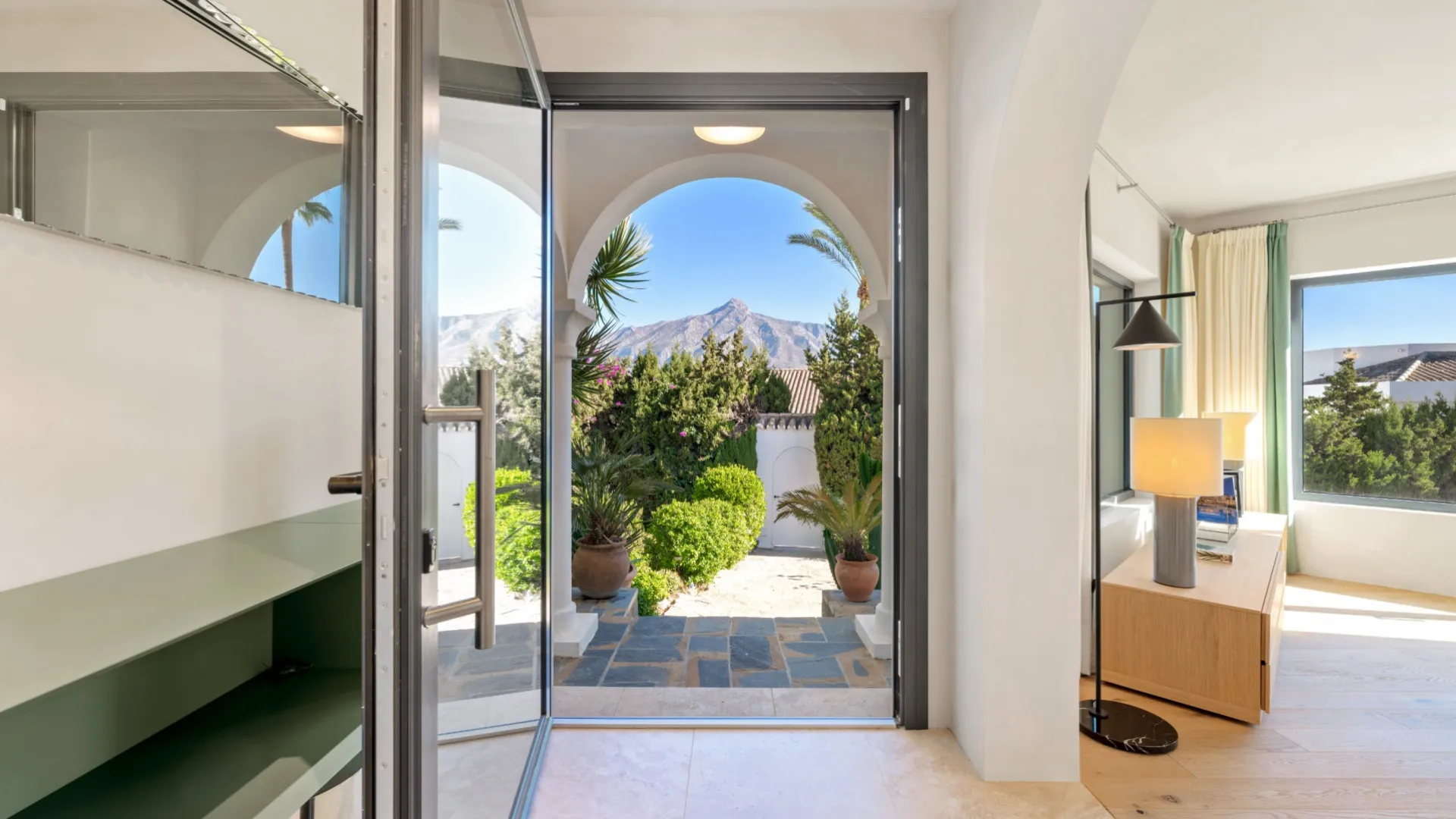 Villa a la venta en Las Brisas con 4 dormitorios