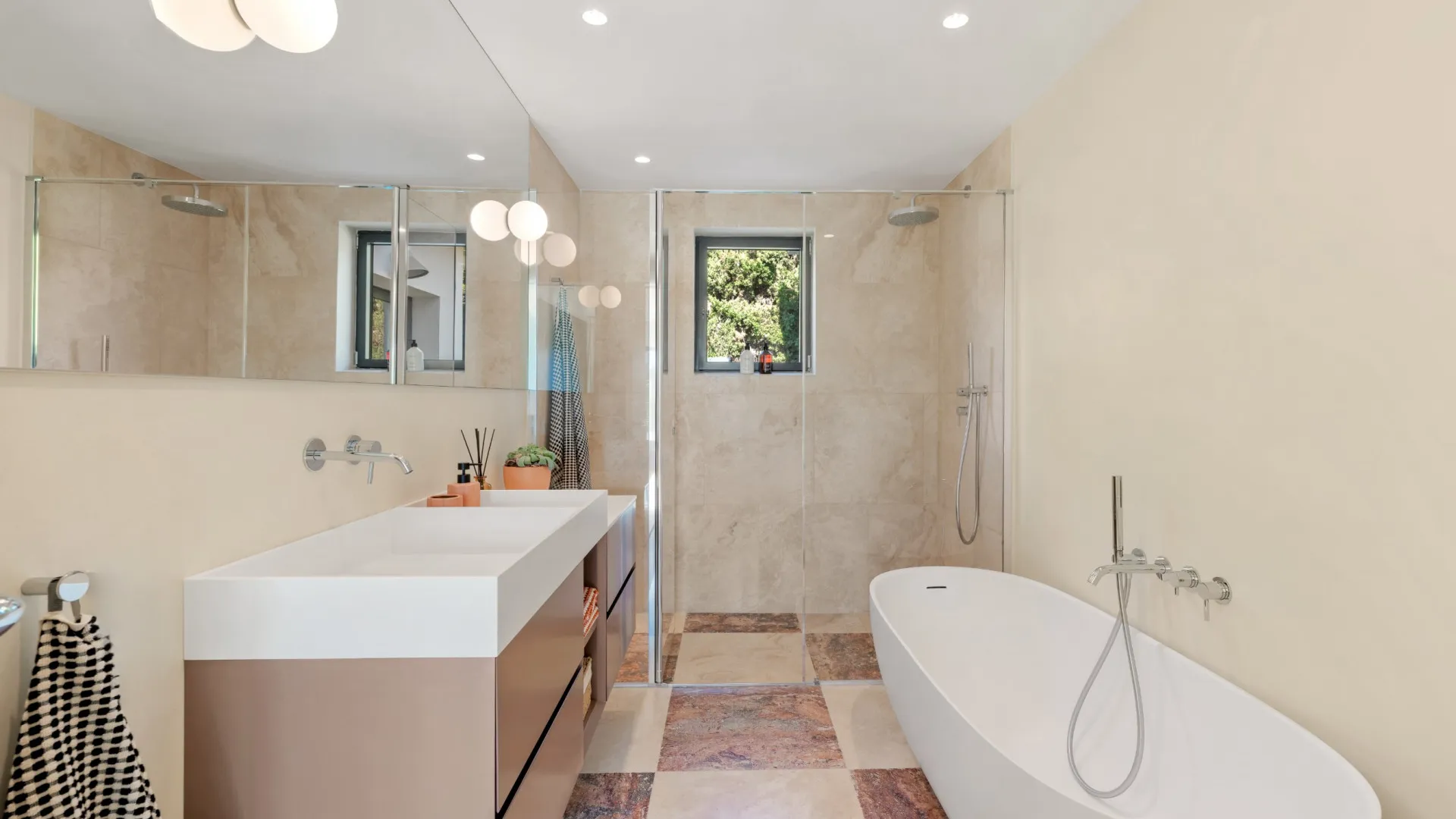 Villa a la venta en Las Brisas con 4 dormitorios
