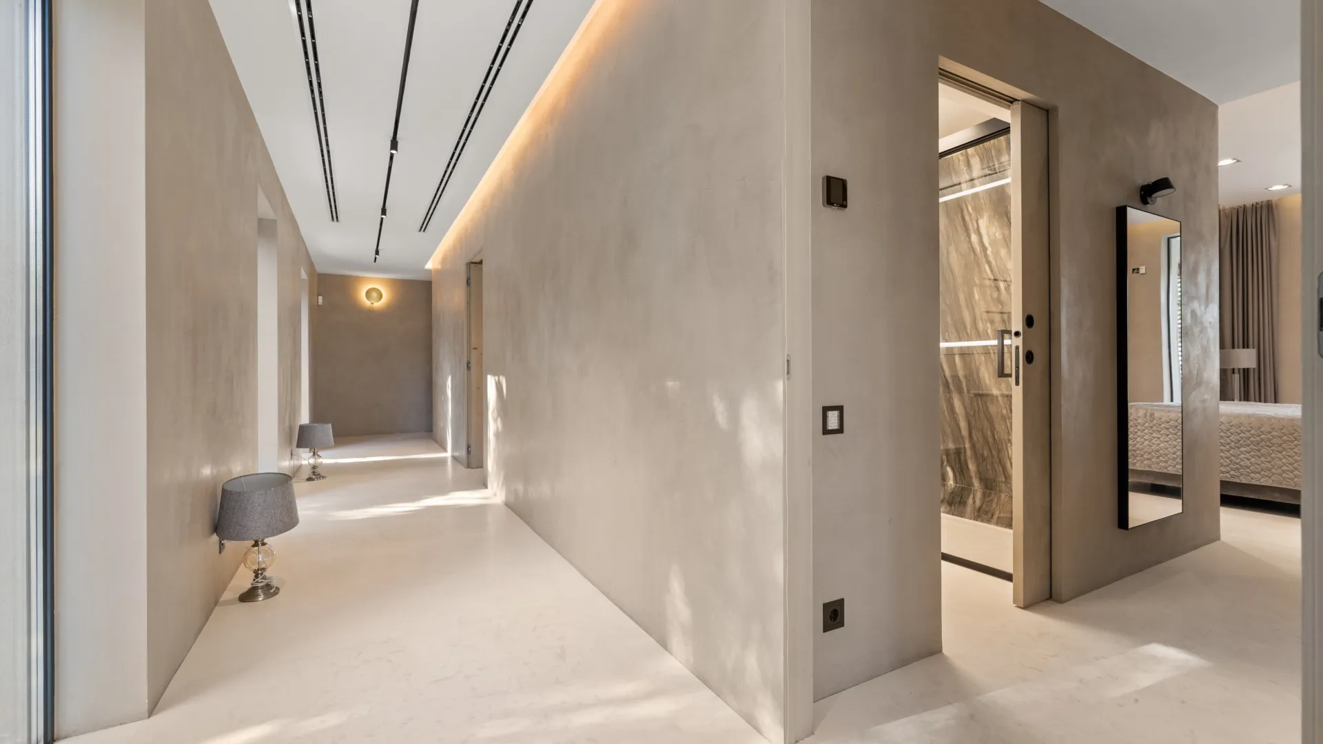 Comprar villa de 8 dormitorios en Rio Real