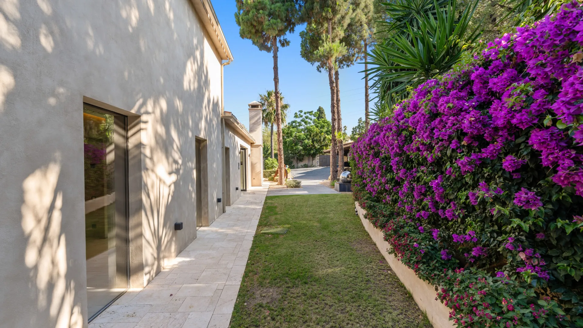 Comprar villa de 8 dormitorios en Rio Real
