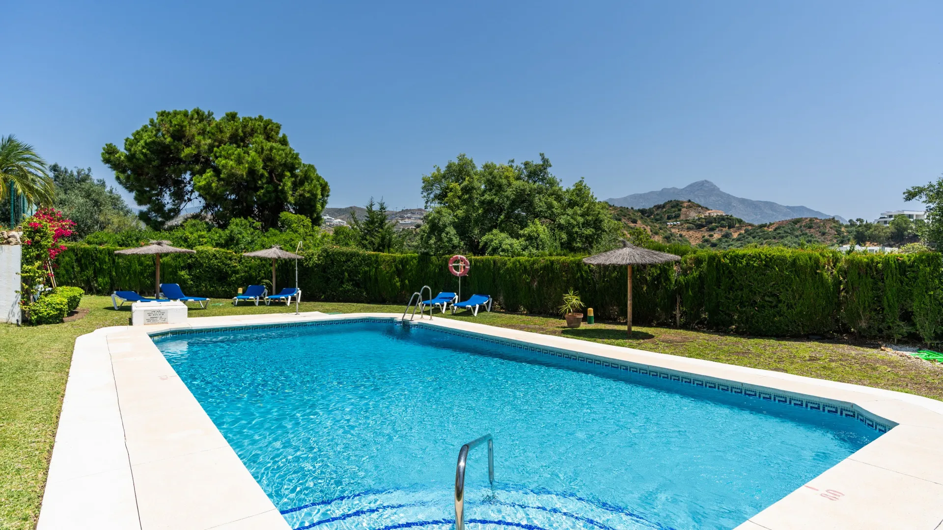 Comprar apartamento en La Quinta de 3 dormitorios