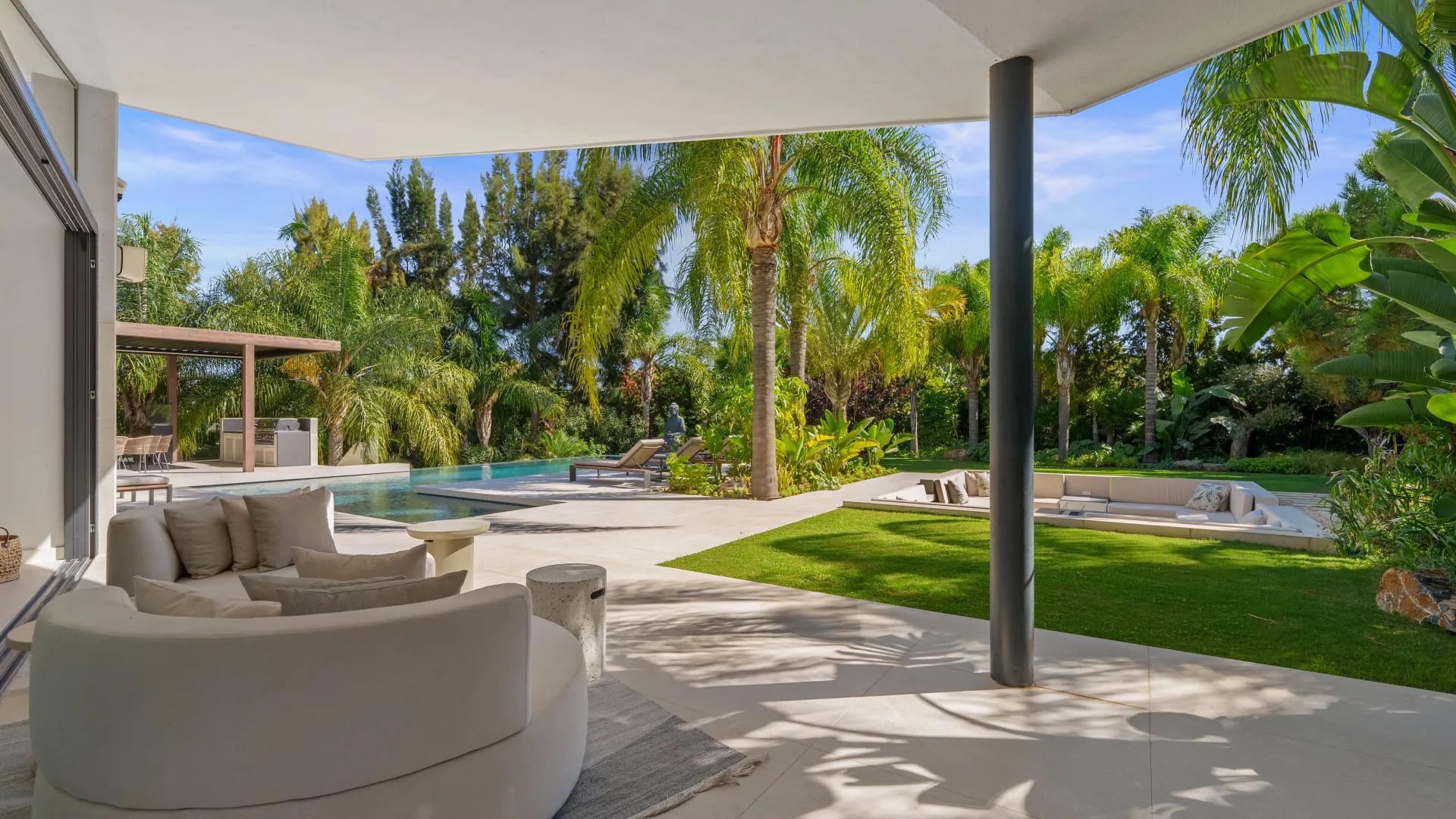 Villa en venta en Hacienda las Chapas de 5 dormitorios