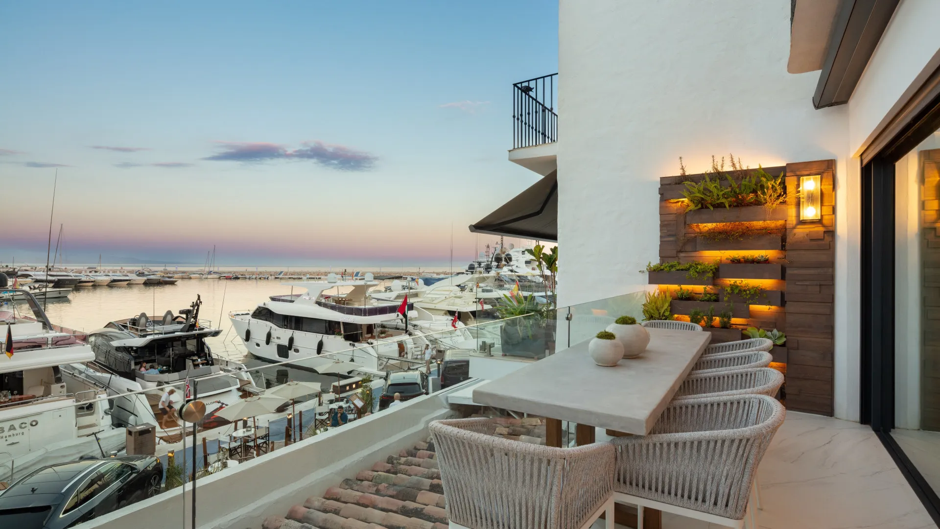 Apartamento en venta con 3 dormitorios en Marbella - Puerto Banus