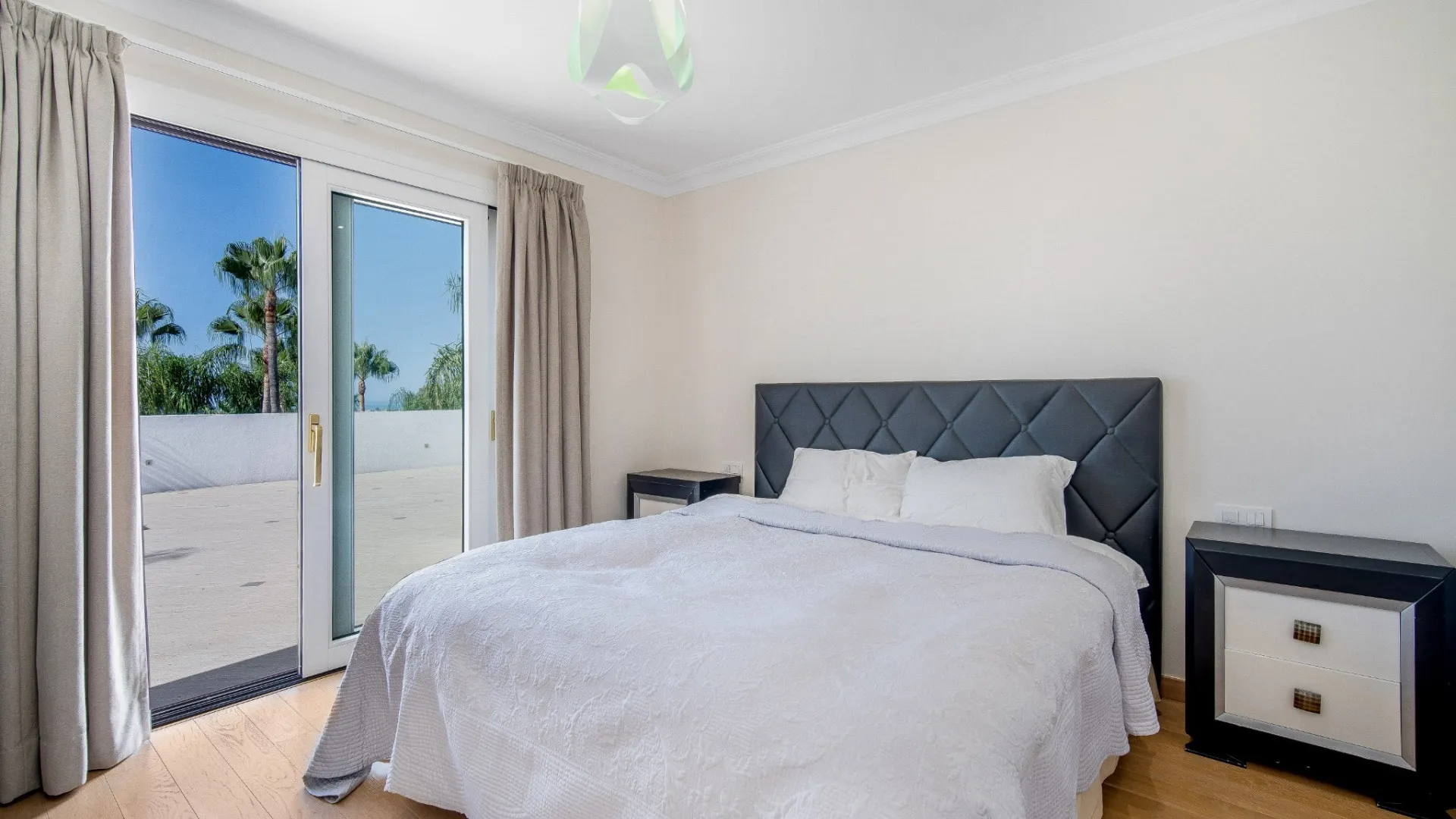 Comprar villa en Lomas de Magna Marbella de 5 dormitorios