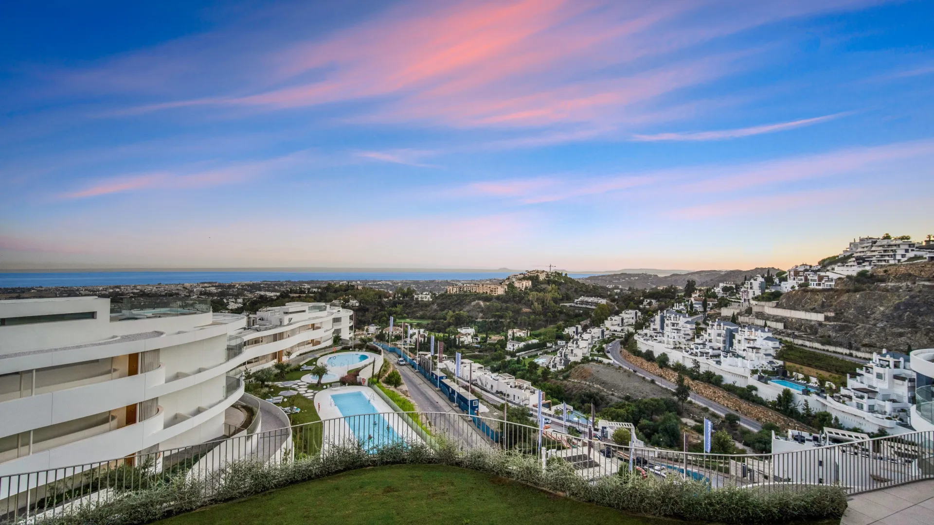 Apartamento a la venta en The View Marbella con 3 dormitorios