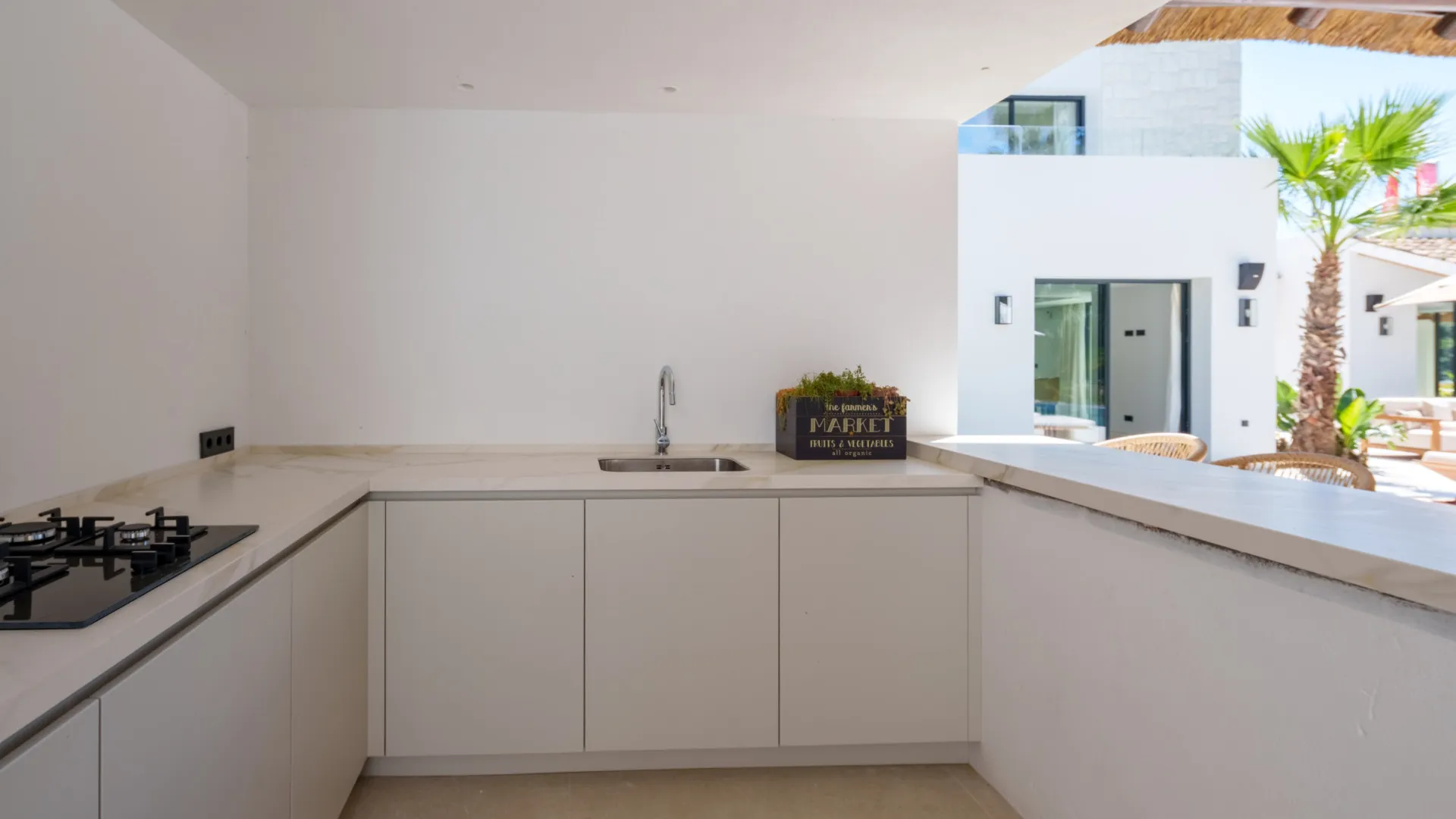 Buy villa in Las Brisas with 5 bedrooms