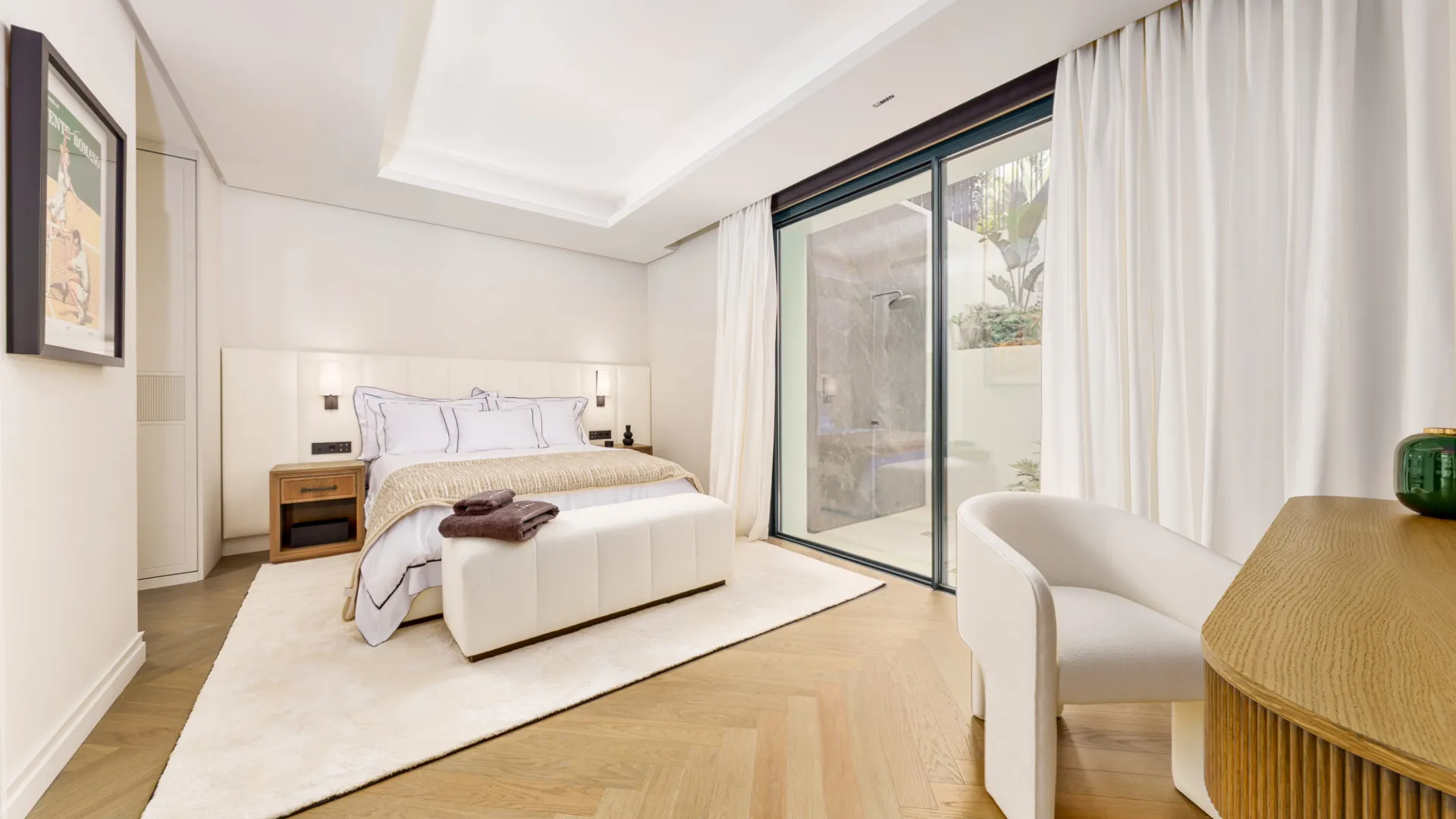 Buy villa in Las Brisas with 5 bedrooms
