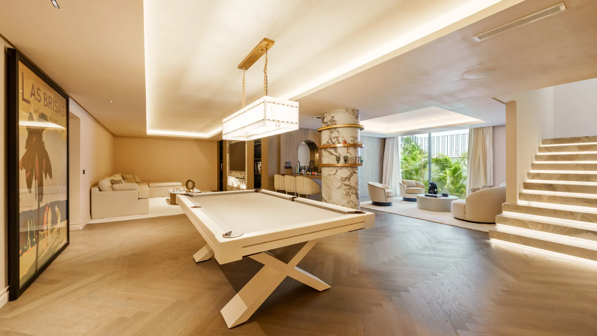 Buy villa in Las Brisas with 5 bedrooms