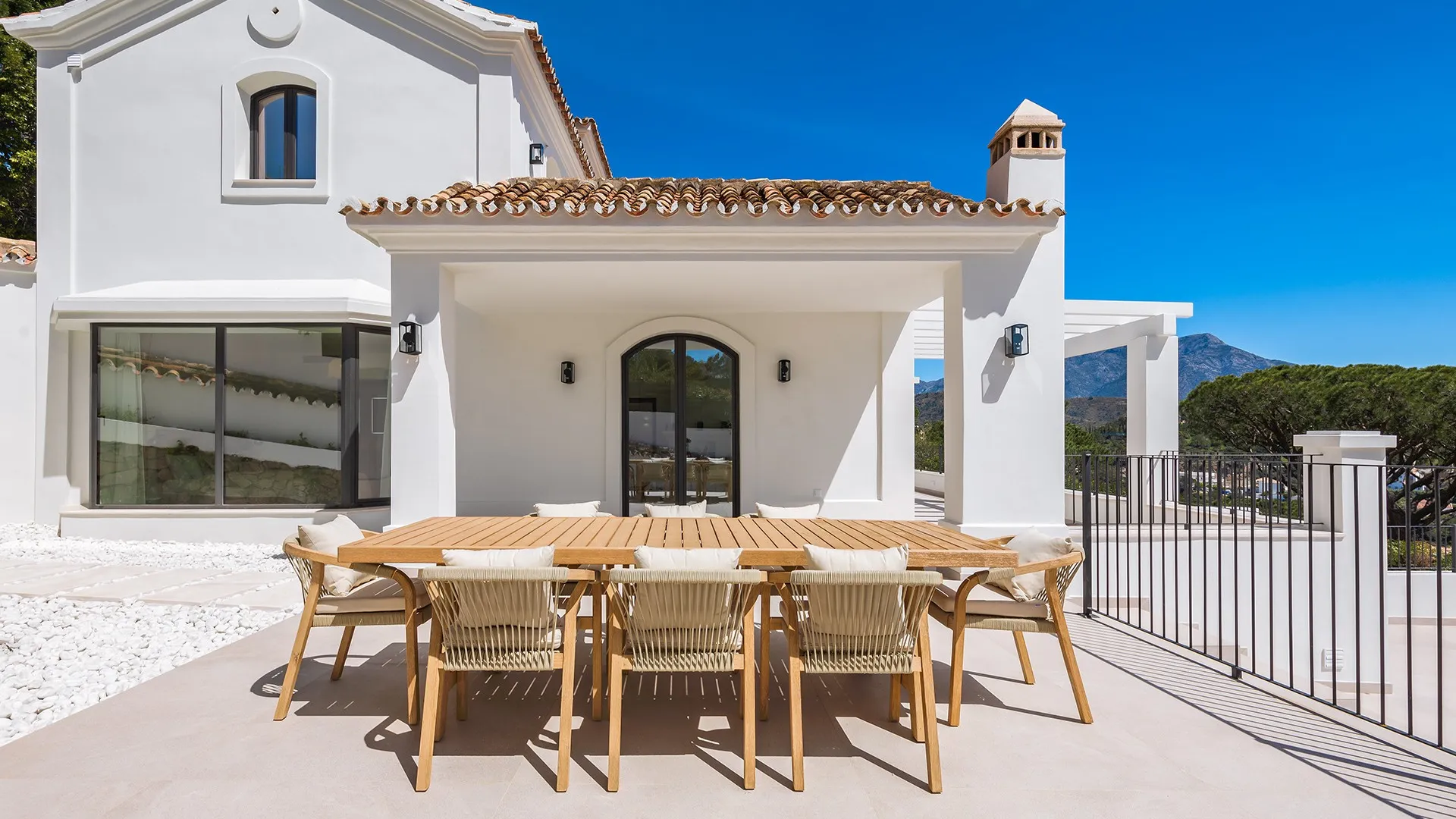 Comprar villa en El Madroñal de 5 dormitorios