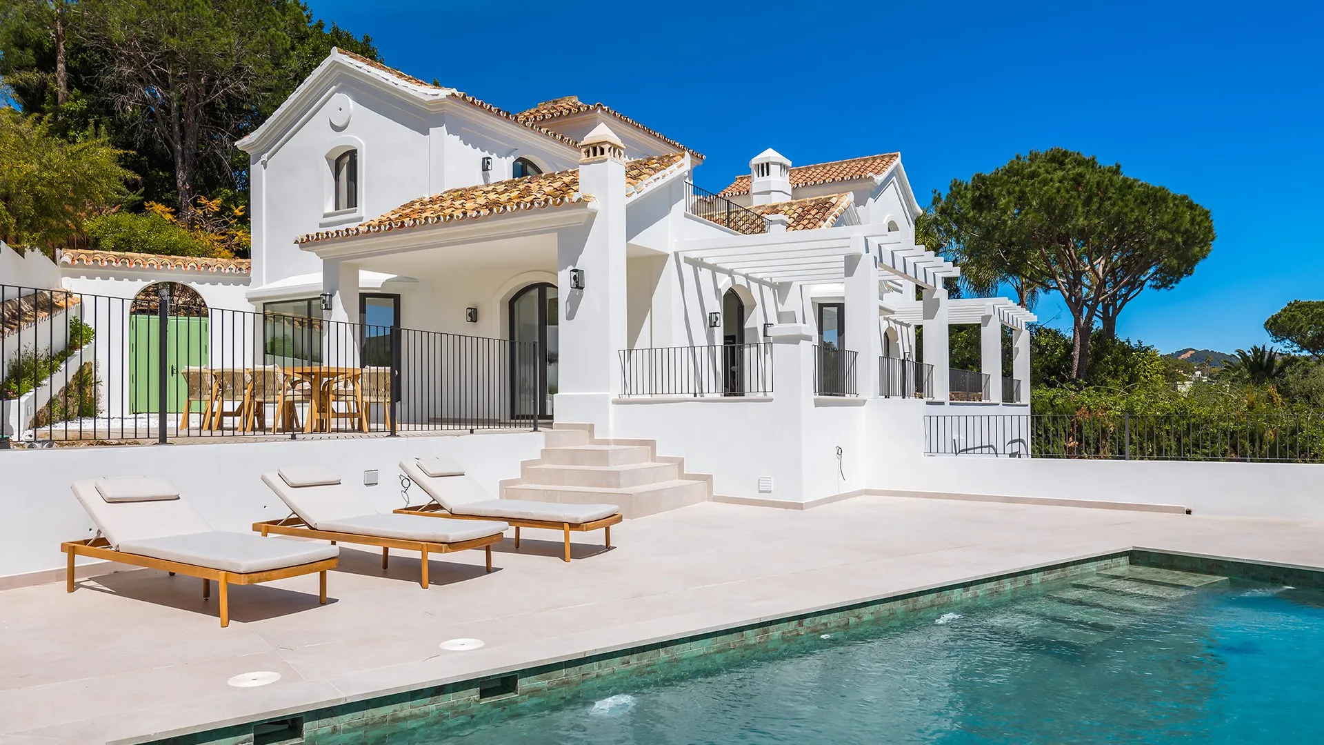 Comprar villa en El Madroñal de 5 dormitorios
