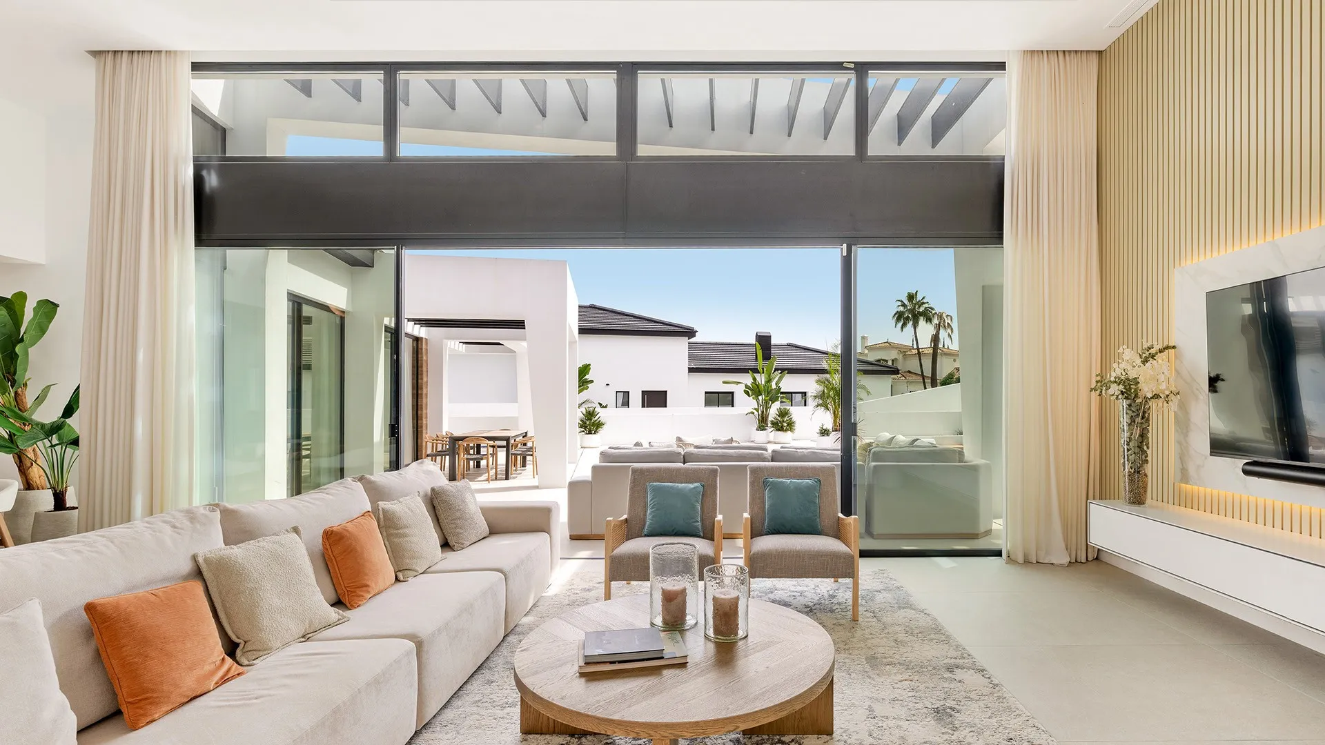 Villa a la venta de 6 dormitorios en Los Naranjos Golf