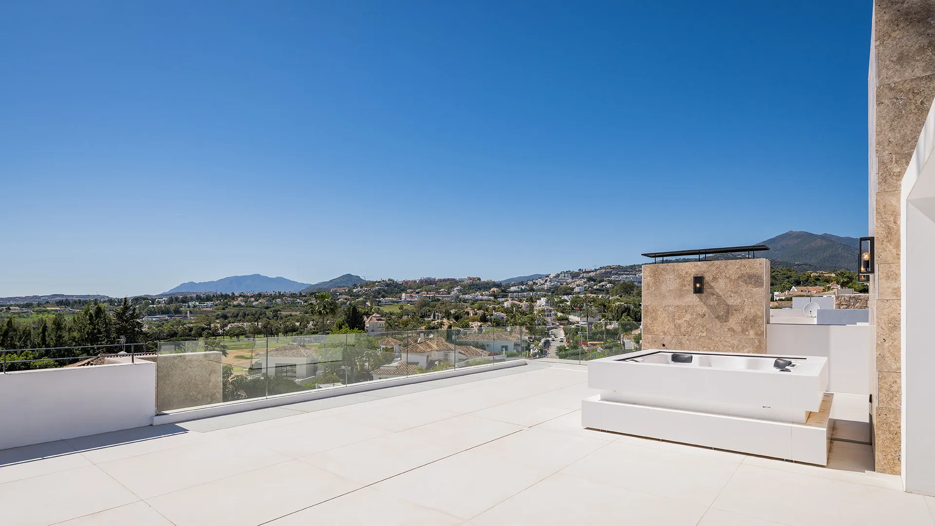 Los Naranjos, villa de 5 dormitorios en venta