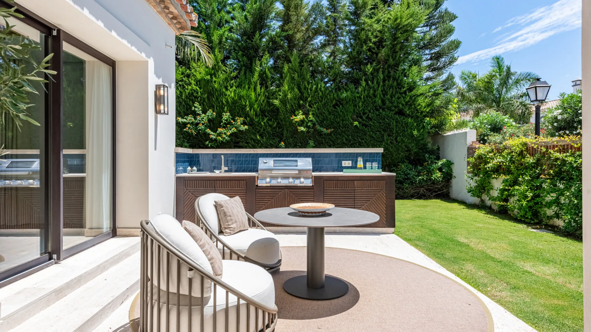 Buy Casasola 6 bedrooms villa