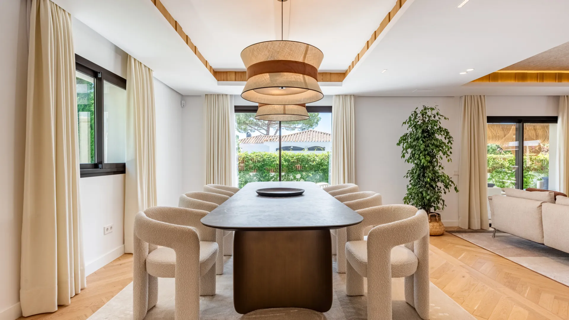 Buy Casasola 6 bedrooms villa