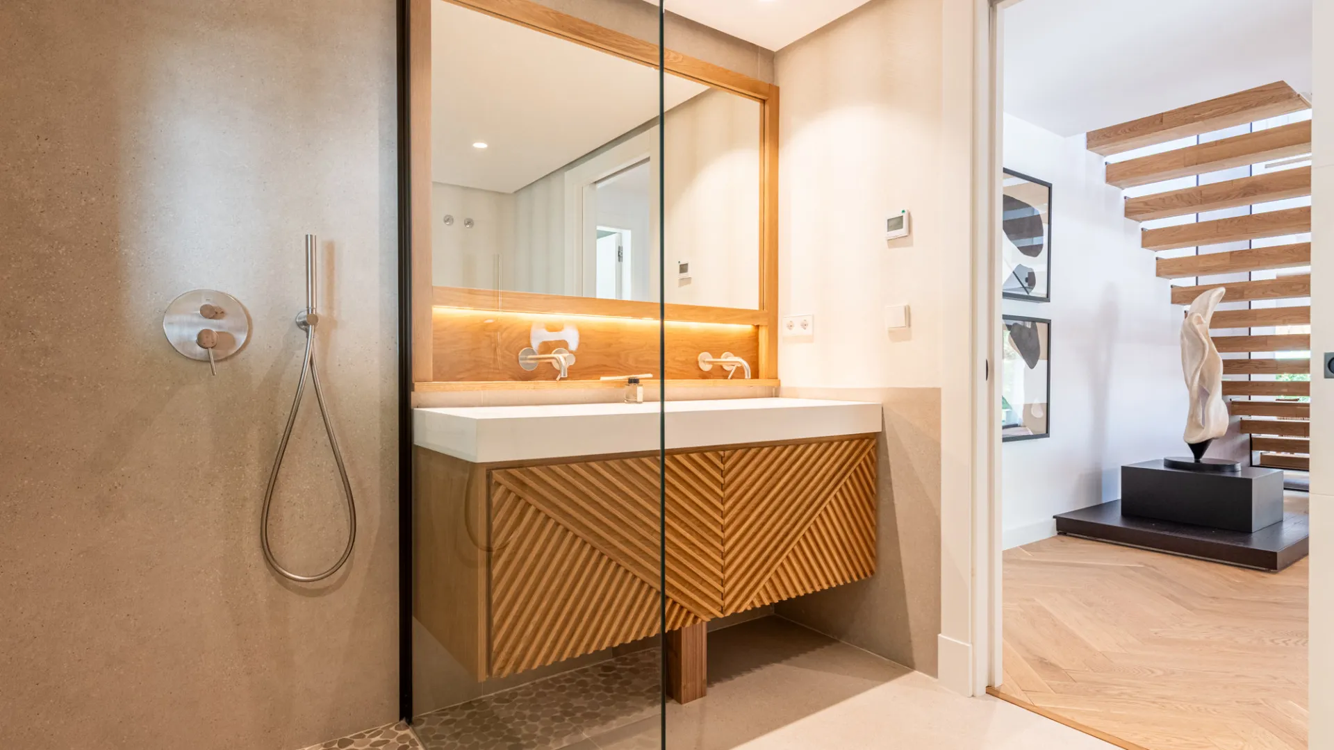 Buy Casasola 6 bedrooms villa