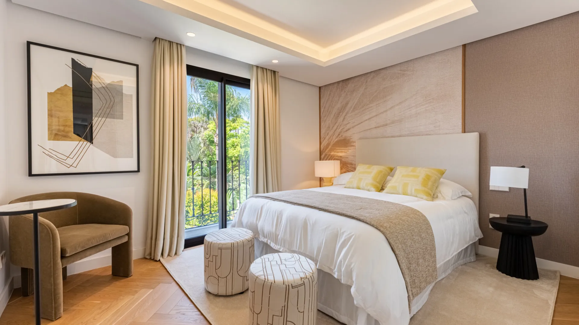 Buy Casasola 6 bedrooms villa