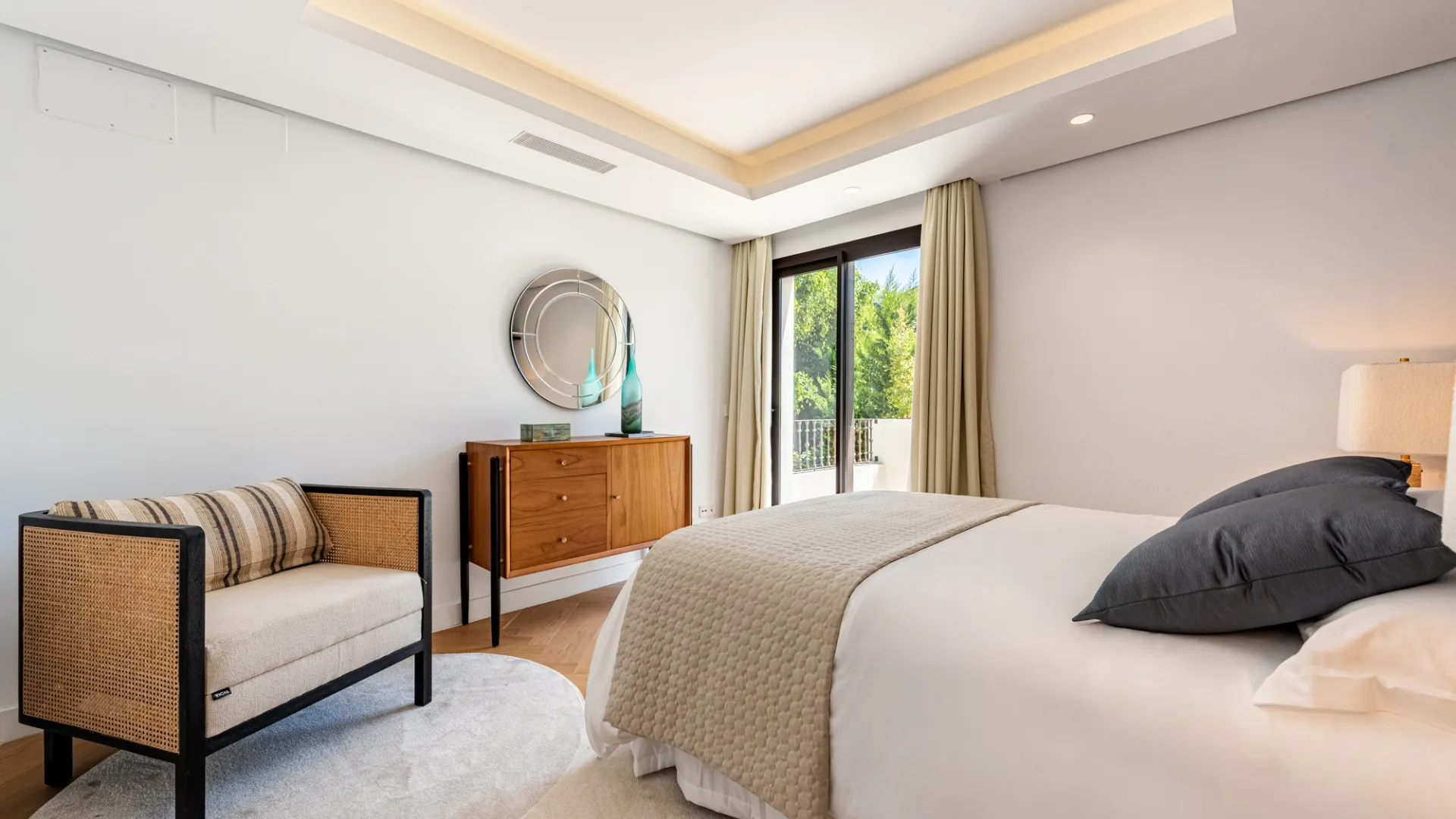 Buy Casasola 6 bedrooms villa
