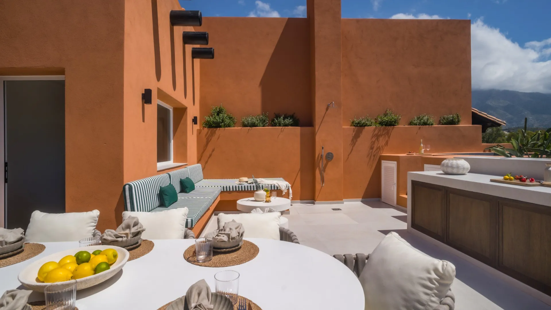 Atico duplex en venta en Alminar de Marbella con 4 dormitorios
