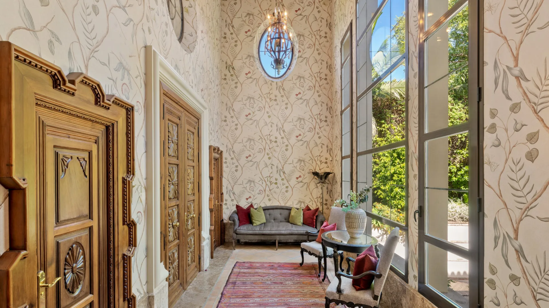 Villa for sale in Guadalmina Baja with 8 bedrooms