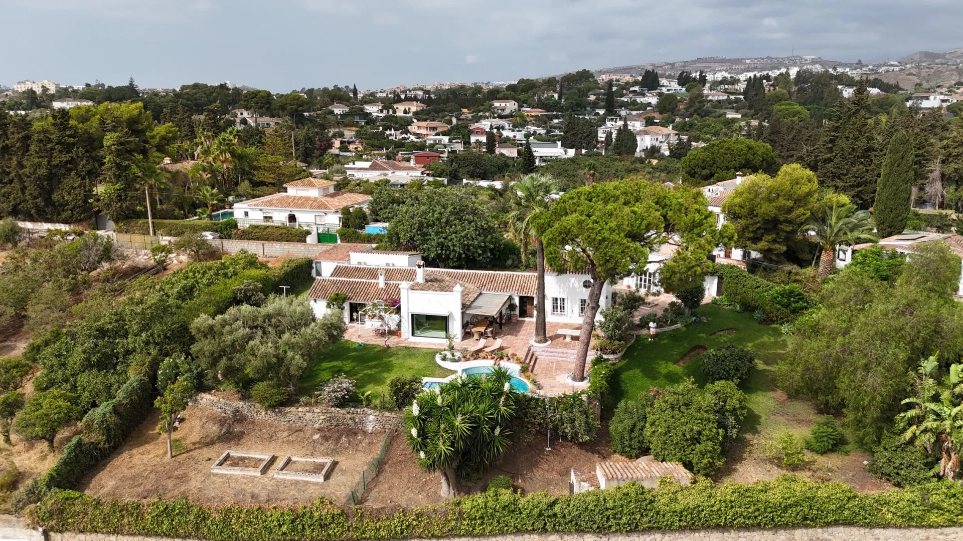 For sale villa with 4 bedrooms in Guadalmina Alta