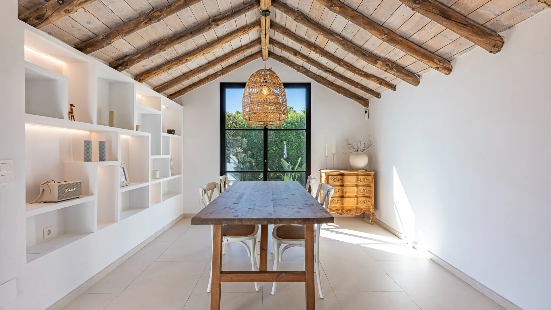For sale villa with 4 bedrooms in Guadalmina Alta