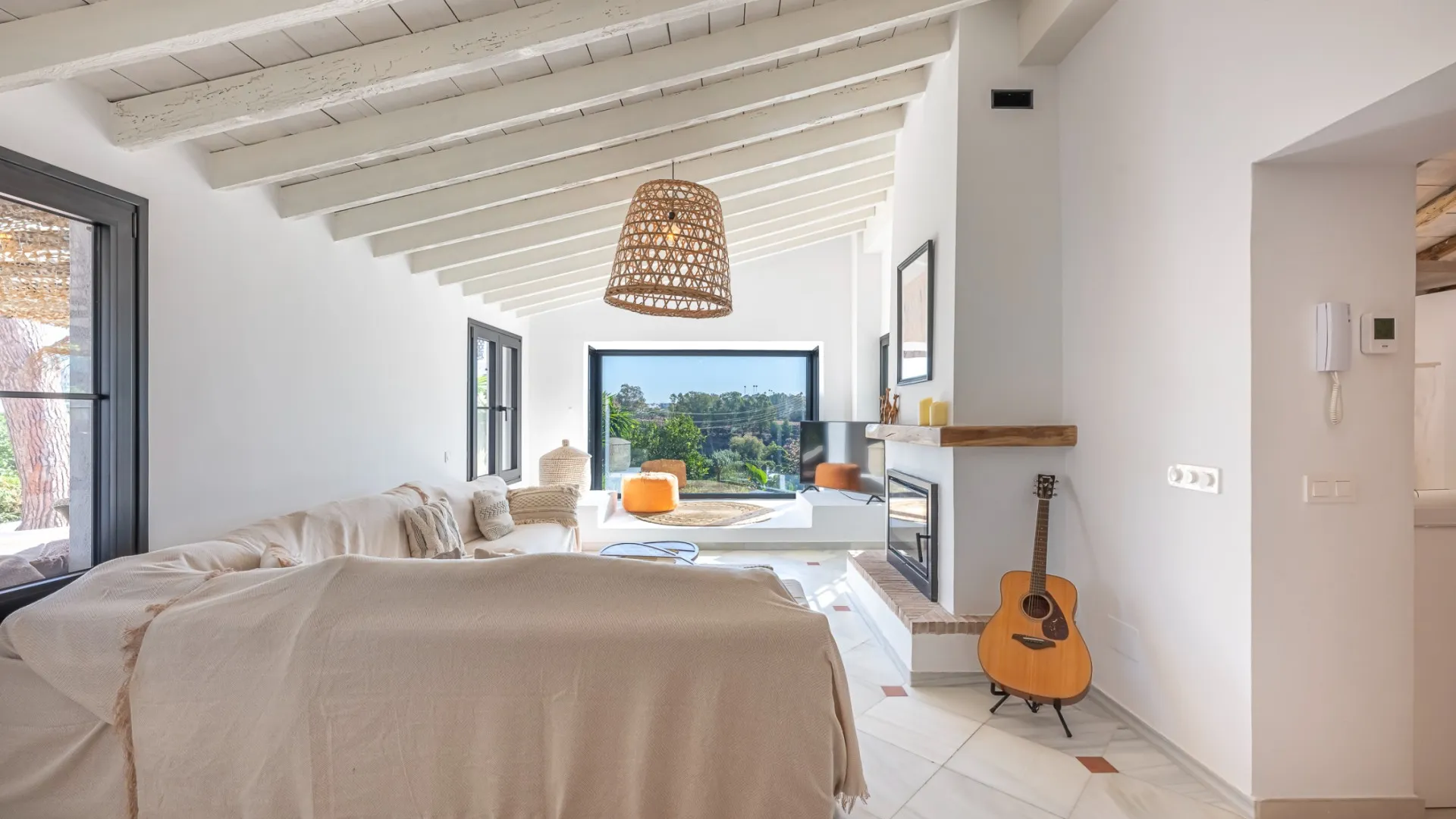 For sale villa with 4 bedrooms in Guadalmina Alta