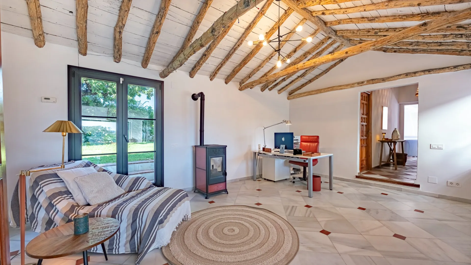 For sale villa with 4 bedrooms in Guadalmina Alta
