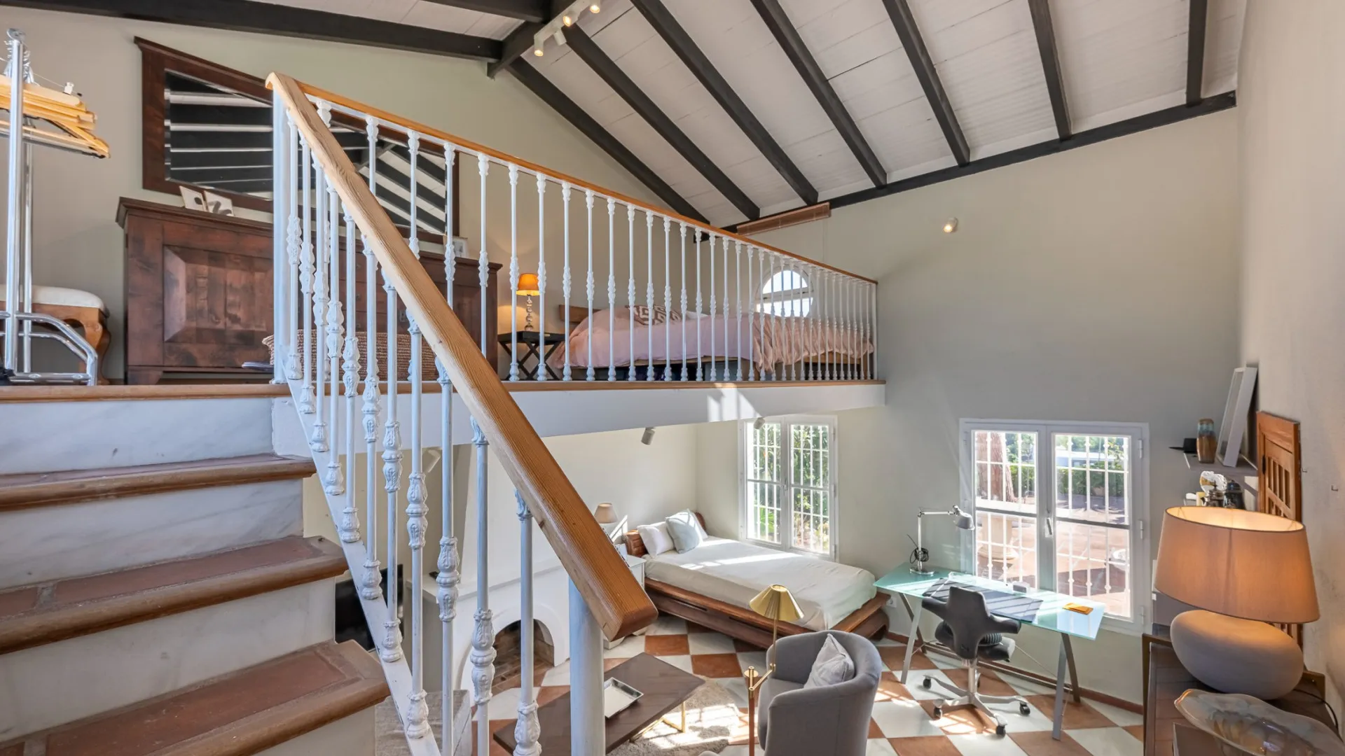 For sale villa with 4 bedrooms in Guadalmina Alta