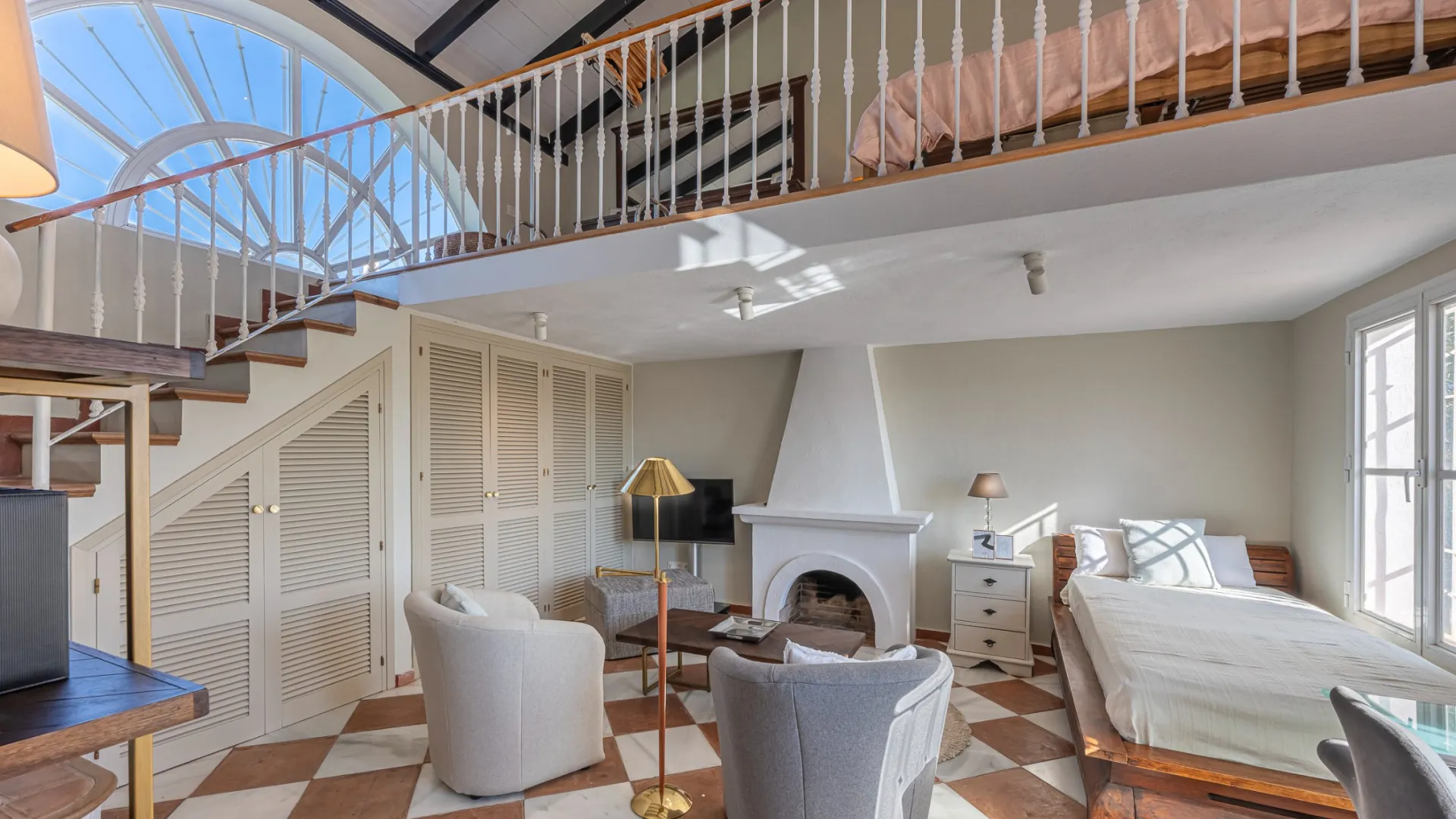 For sale villa with 4 bedrooms in Guadalmina Alta