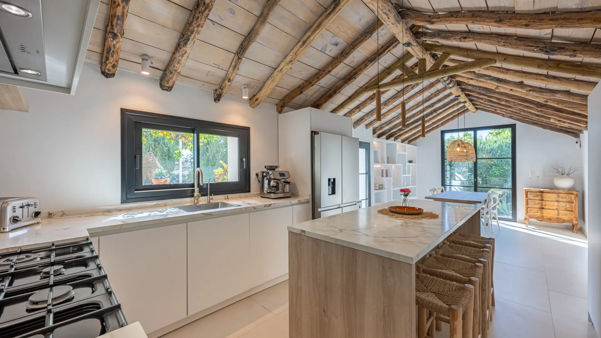 For sale villa with 4 bedrooms in Guadalmina Alta
