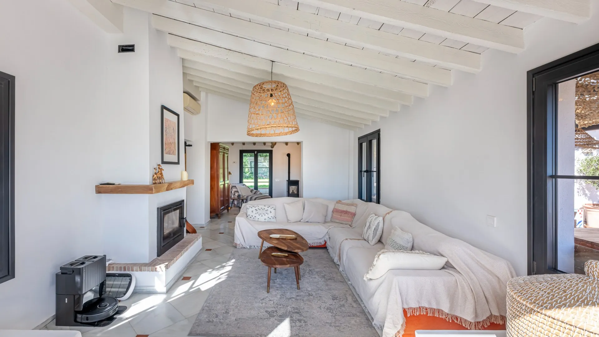 For sale villa with 4 bedrooms in Guadalmina Alta