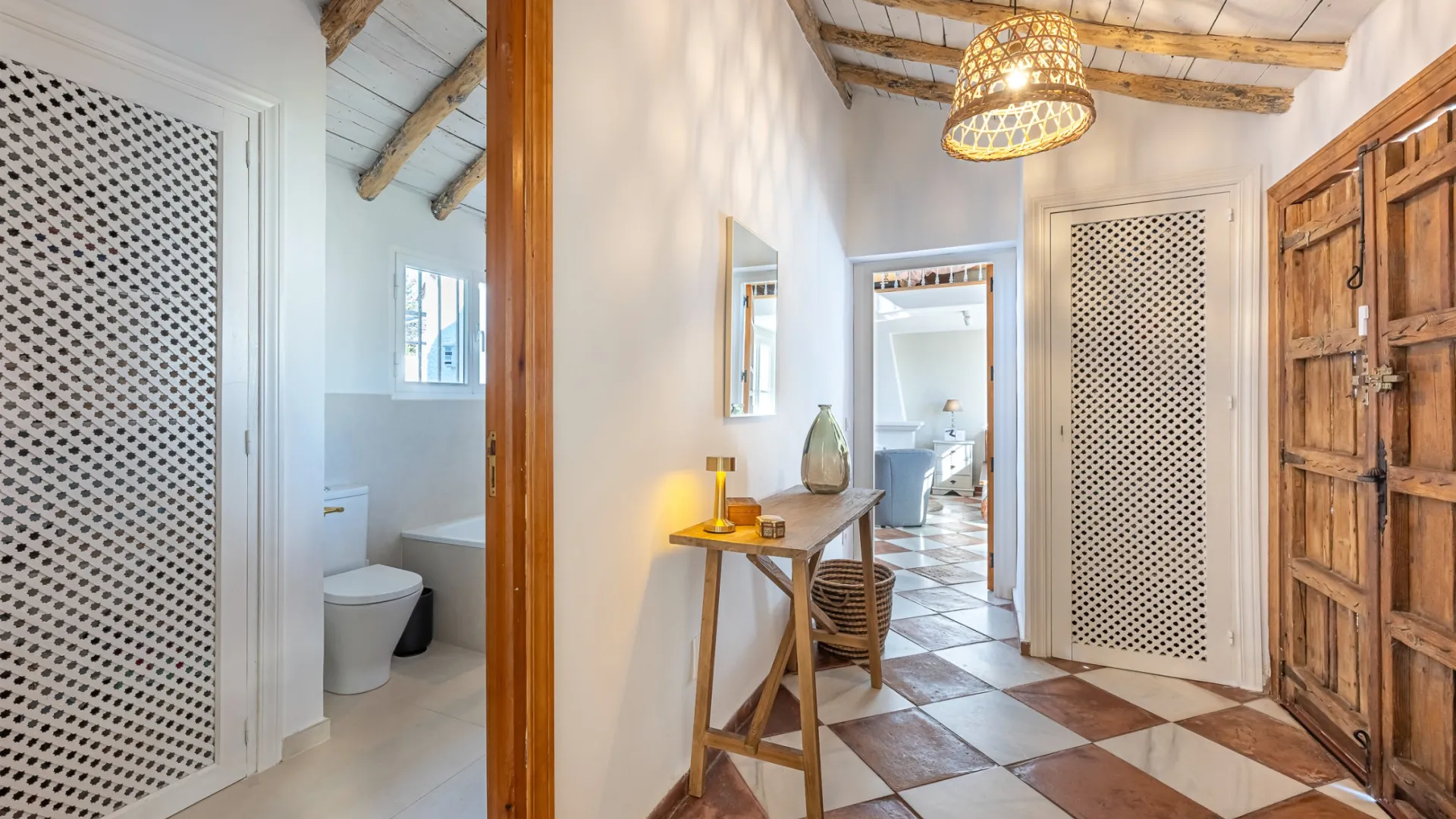 For sale villa with 4 bedrooms in Guadalmina Alta
