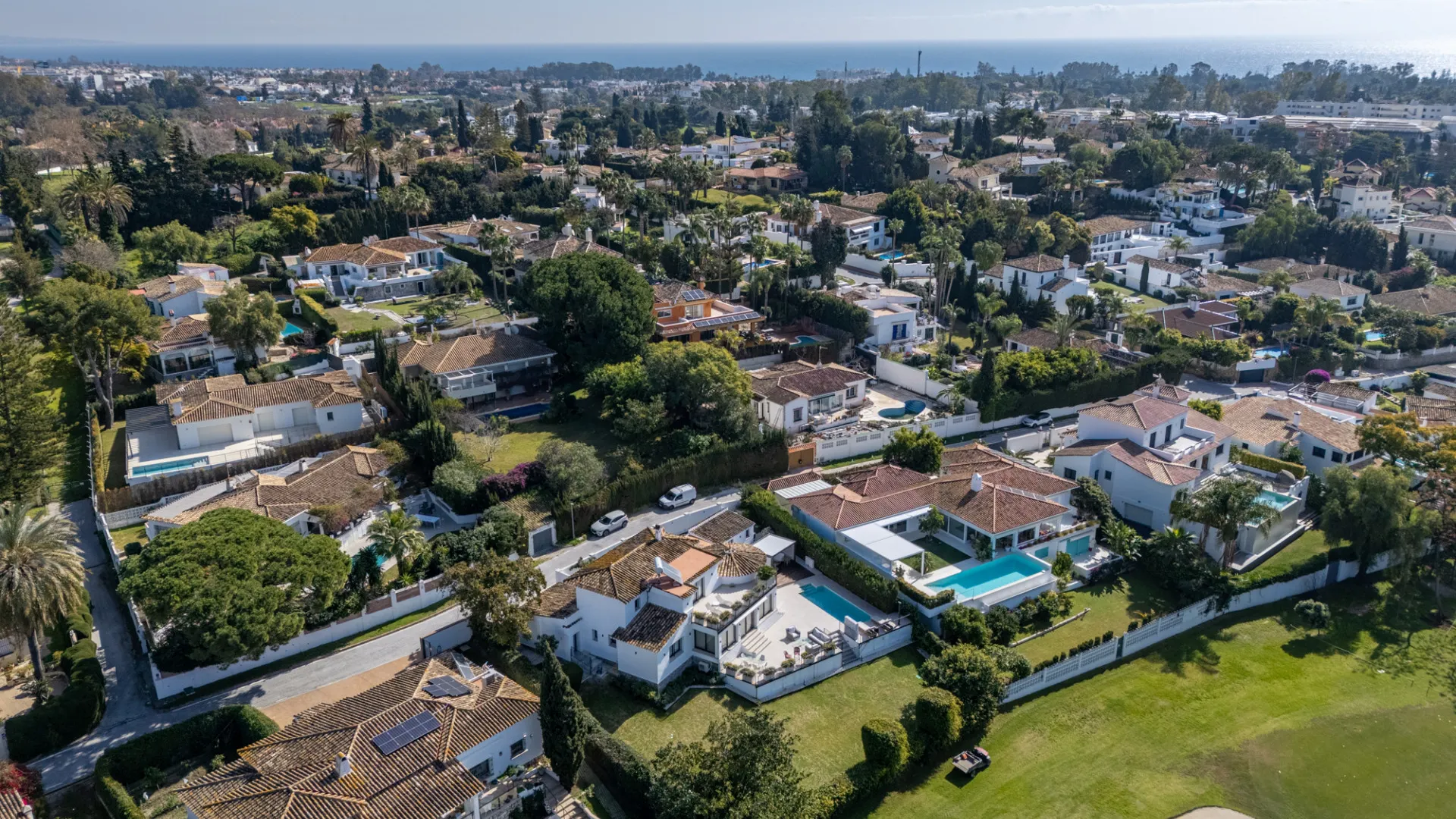 Villa for sale in Guadalmina Alta
