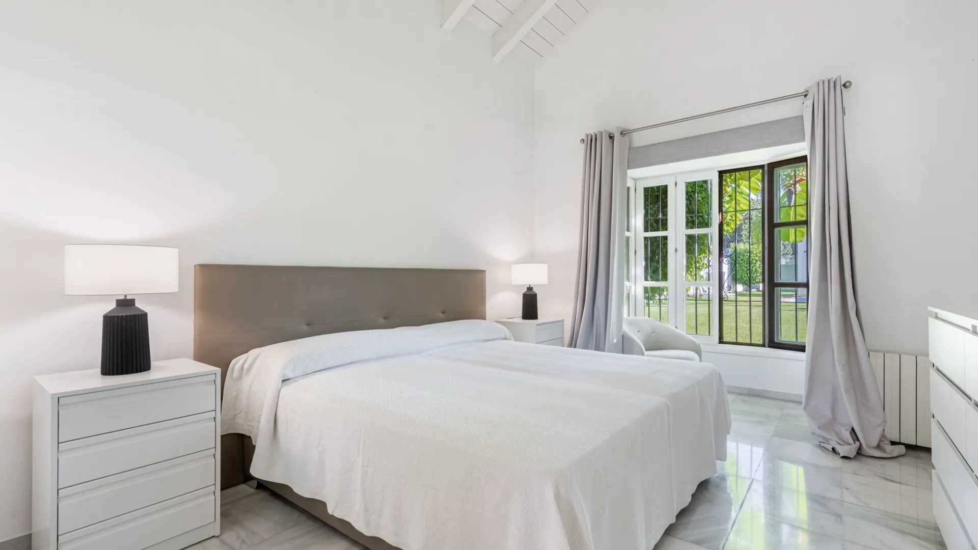 Guadalmina Baja, villa en venta