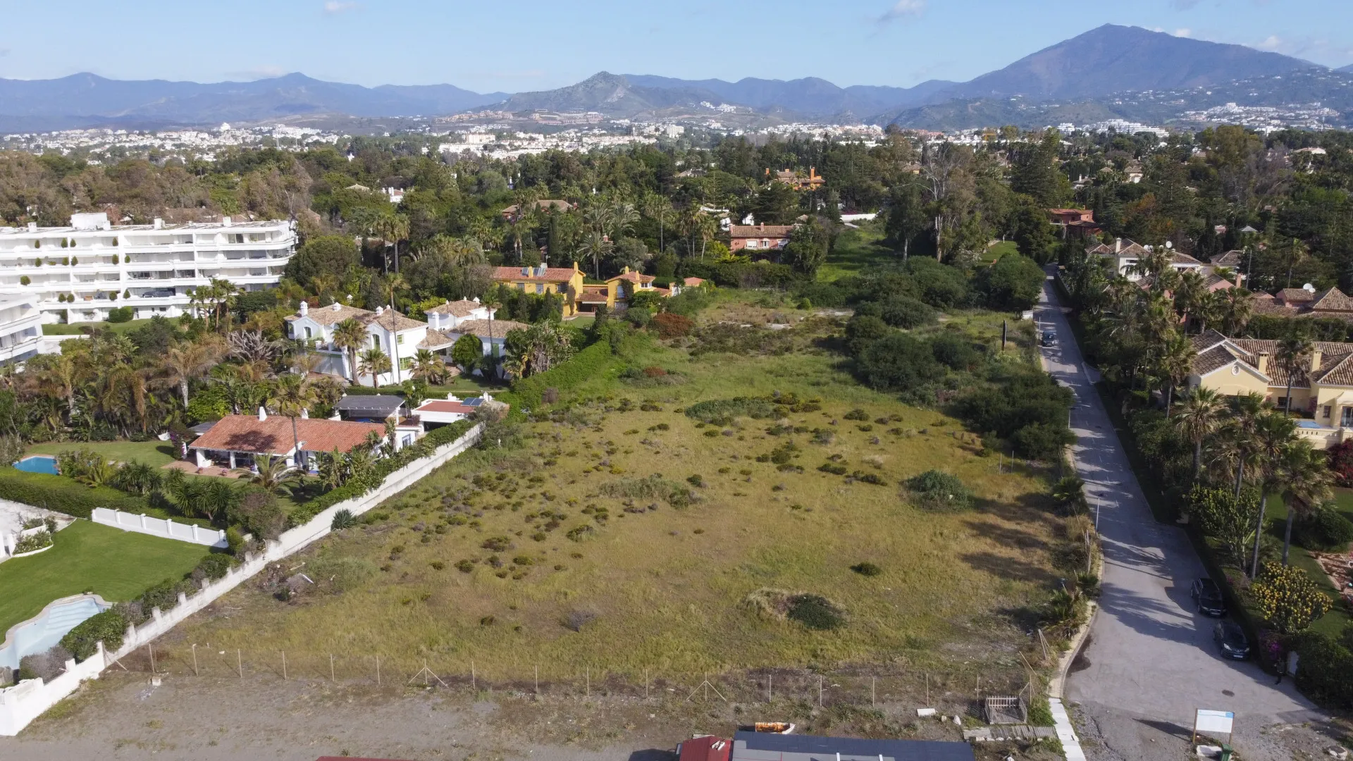 Comprar parcela en Guadalmina Baja