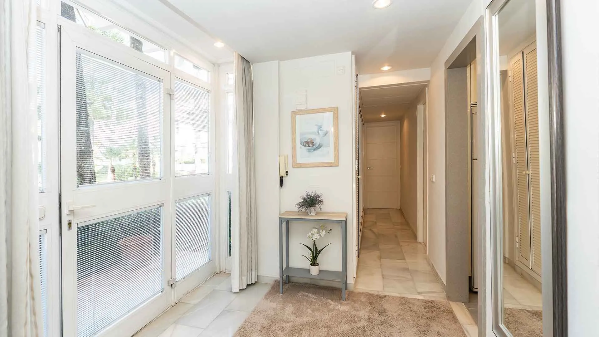 1 bedroom apartment for sale in Alhambra del Mar