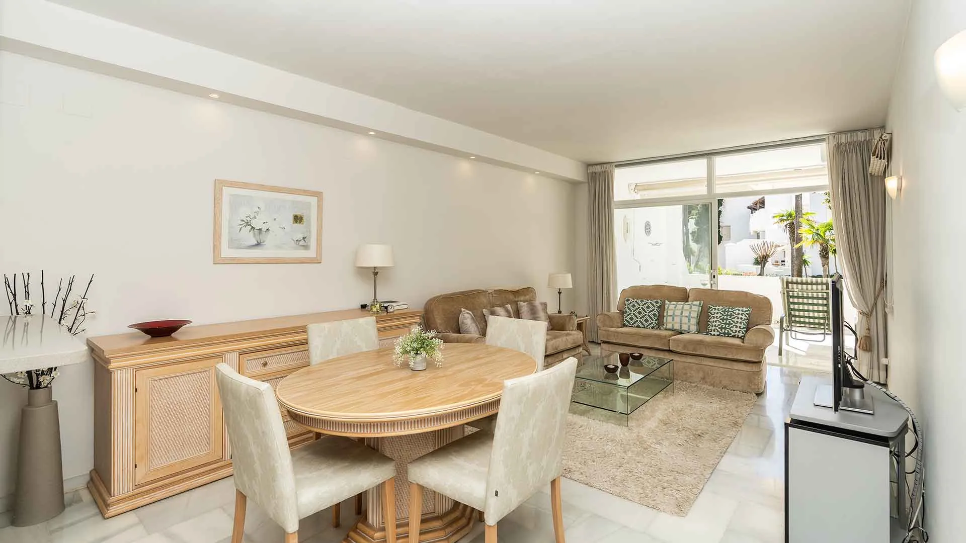 1 bedroom apartment for sale in Alhambra del Mar