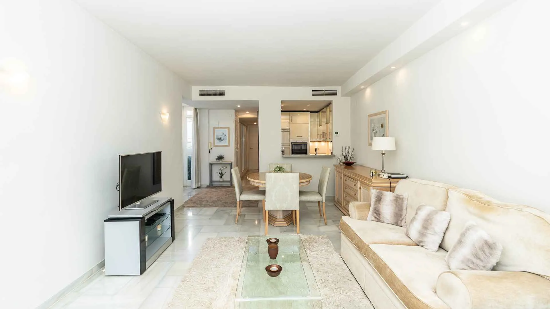 1 bedroom apartment for sale in Alhambra del Mar