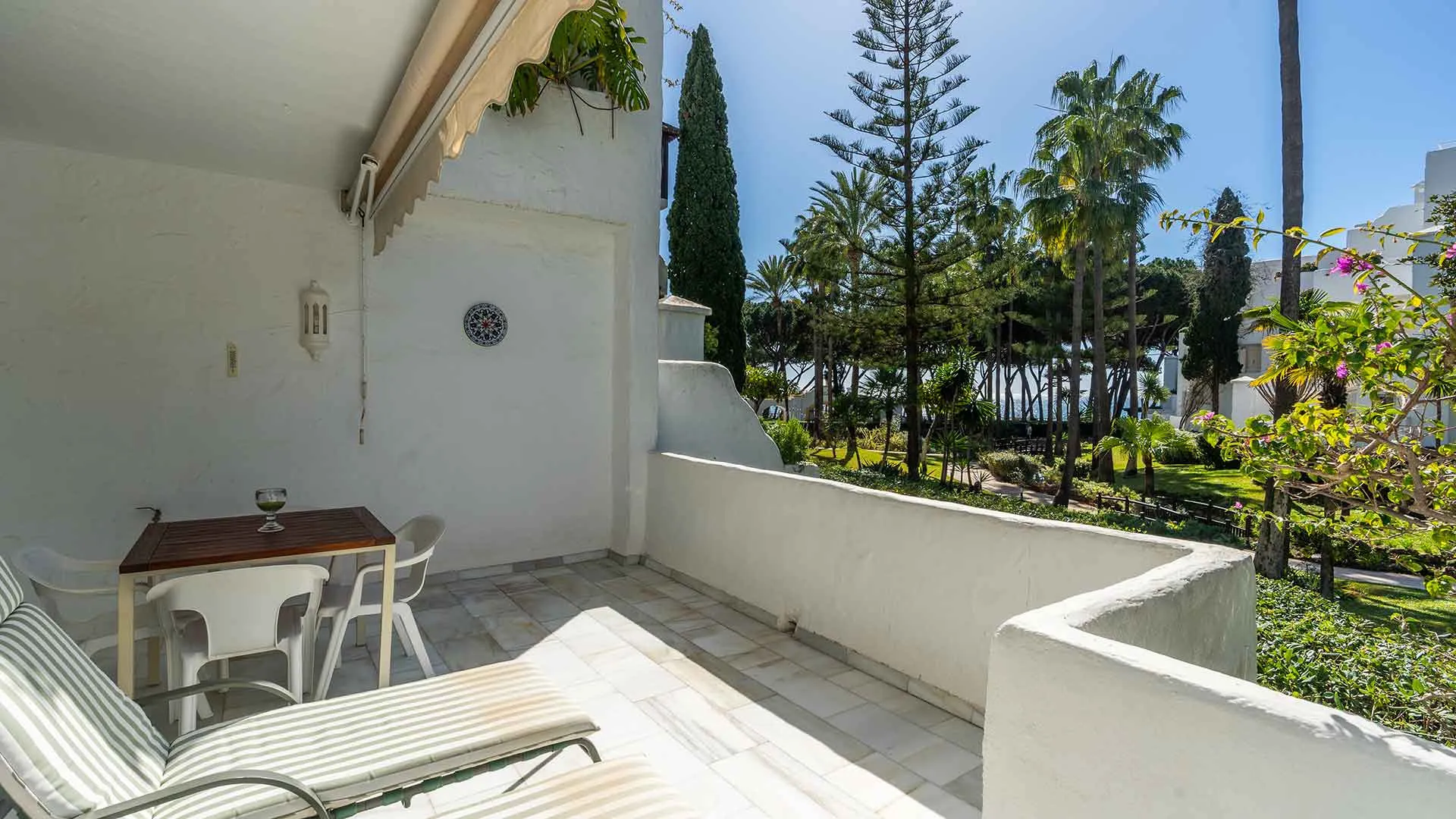 1 bedroom apartment for sale in Alhambra del Mar