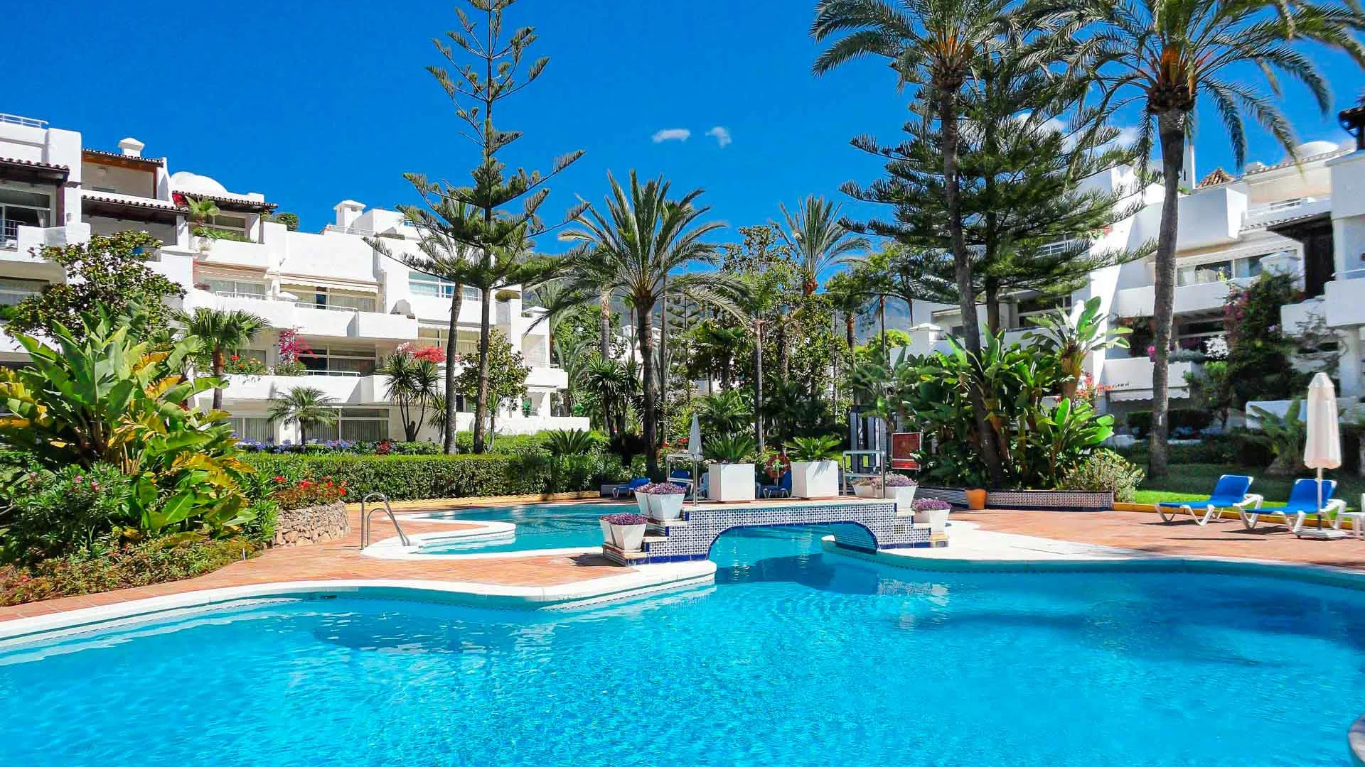 1 bedroom apartment for sale in Alhambra del Mar