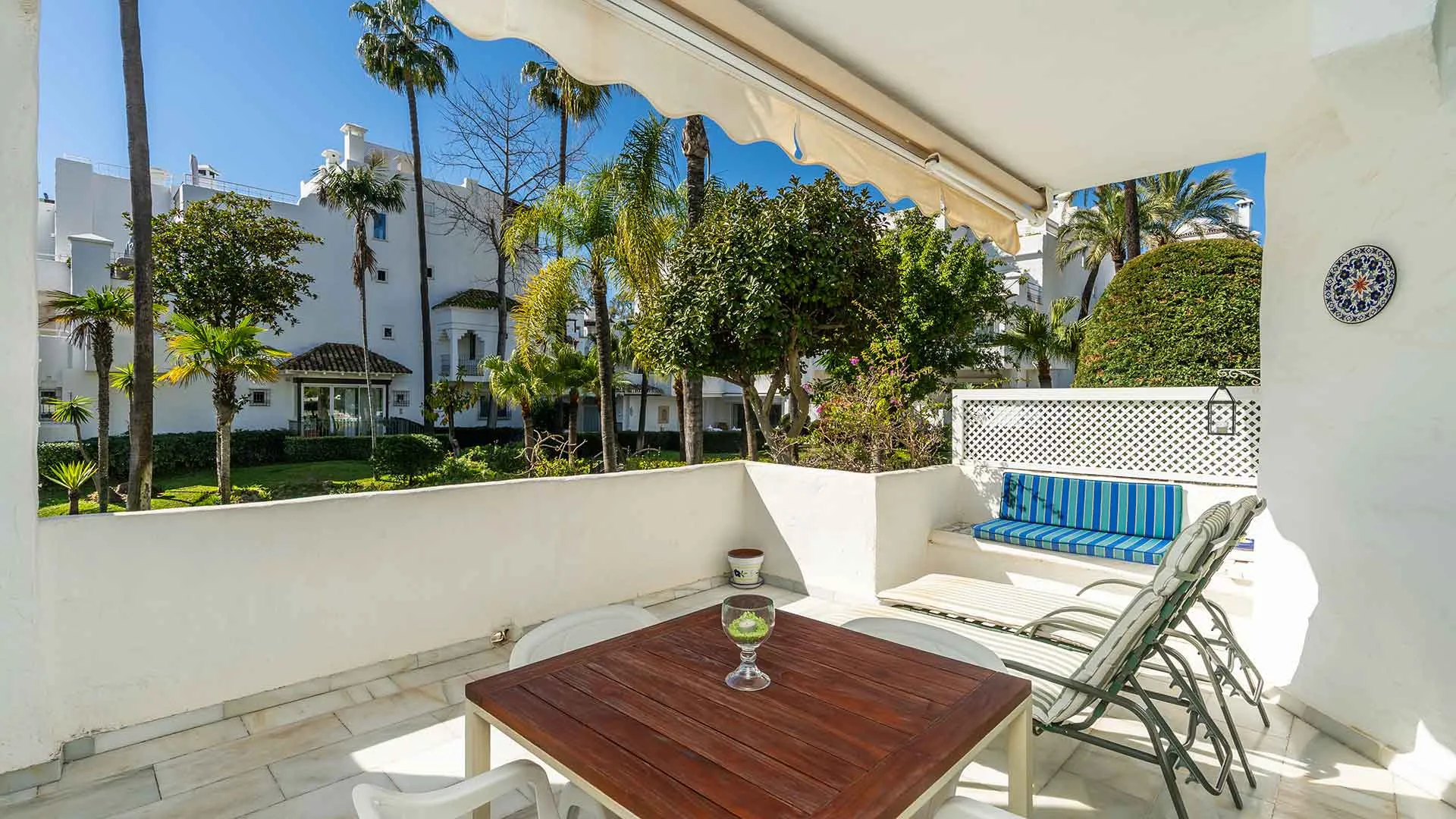1 bedroom apartment for sale in Alhambra del Mar