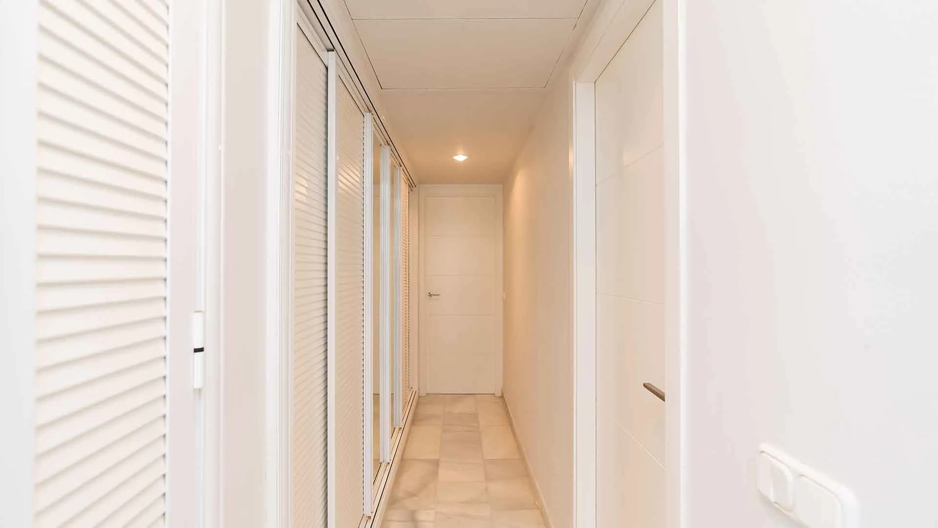 1 bedroom apartment for sale in Alhambra del Mar