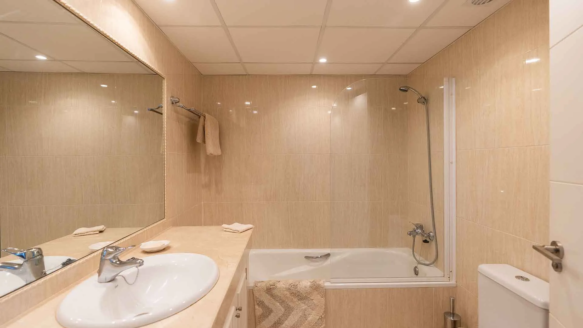 1 bedroom apartment for sale in Alhambra del Mar