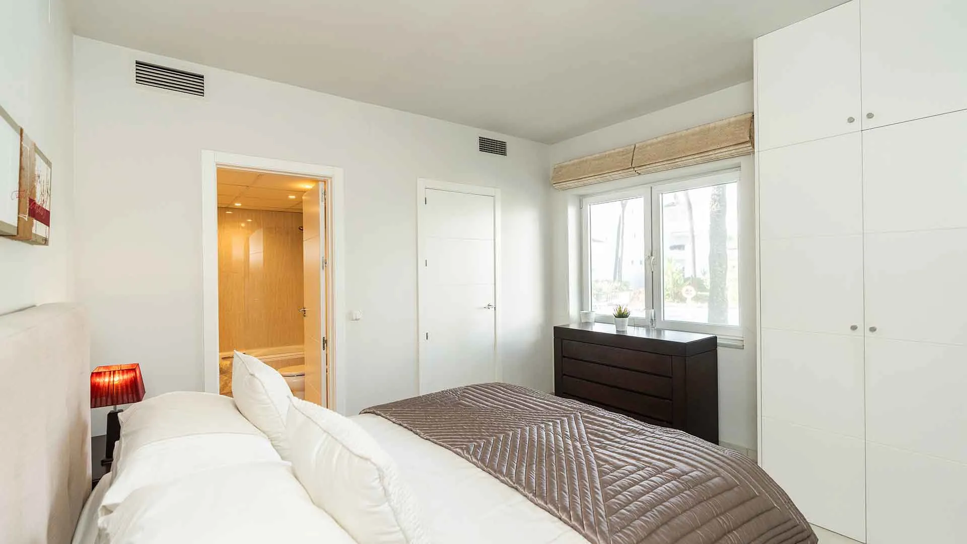 1 bedroom apartment for sale in Alhambra del Mar