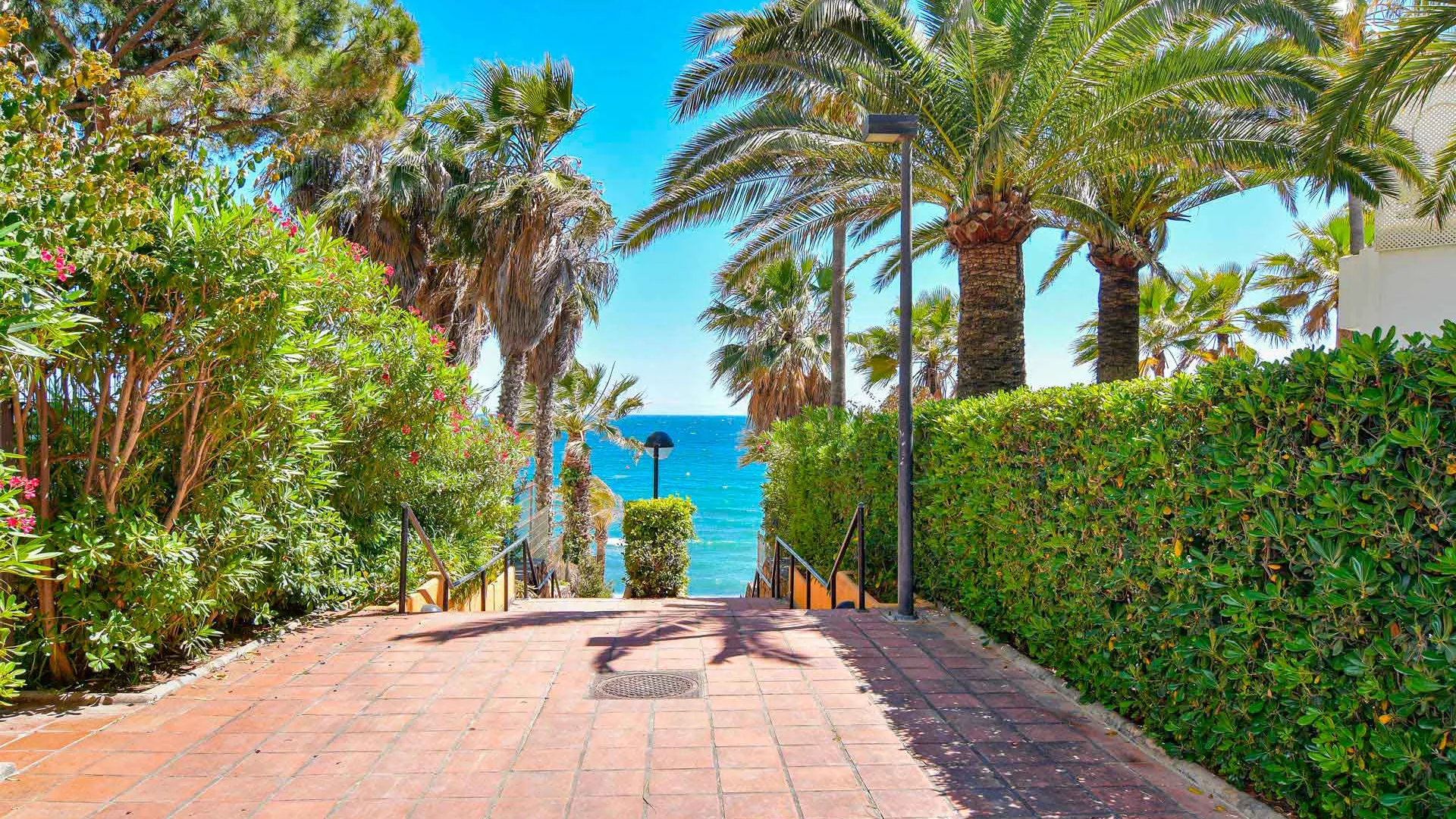 1 bedroom apartment for sale in Alhambra del Mar
