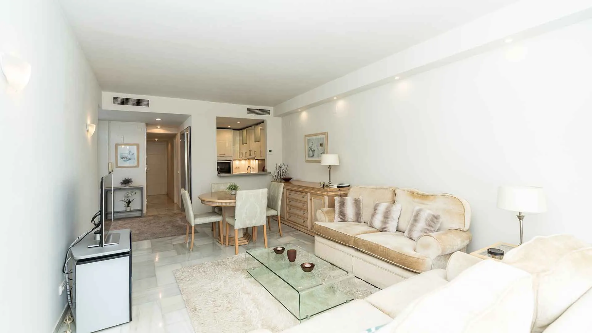 1 bedroom apartment for sale in Alhambra del Mar