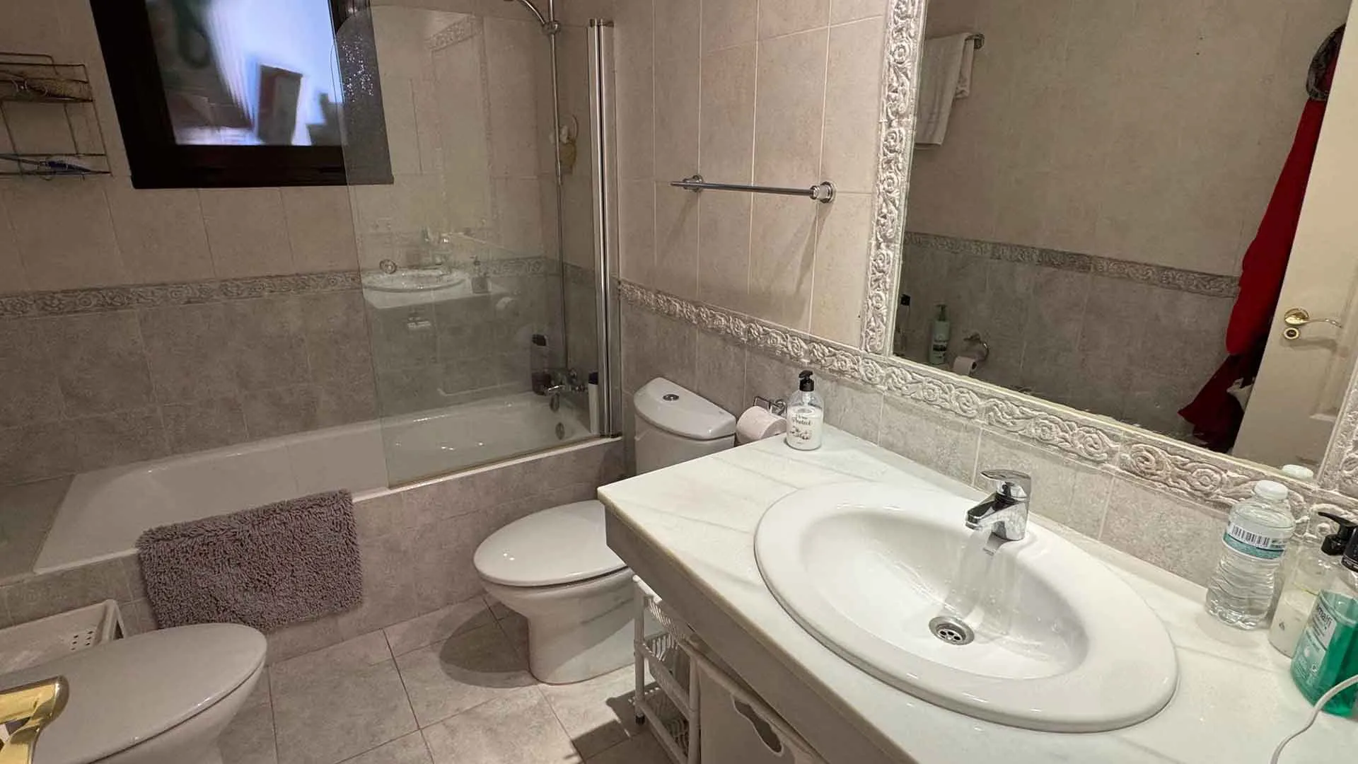 Buy Hacienda del Sol 4 bedrooms apartment