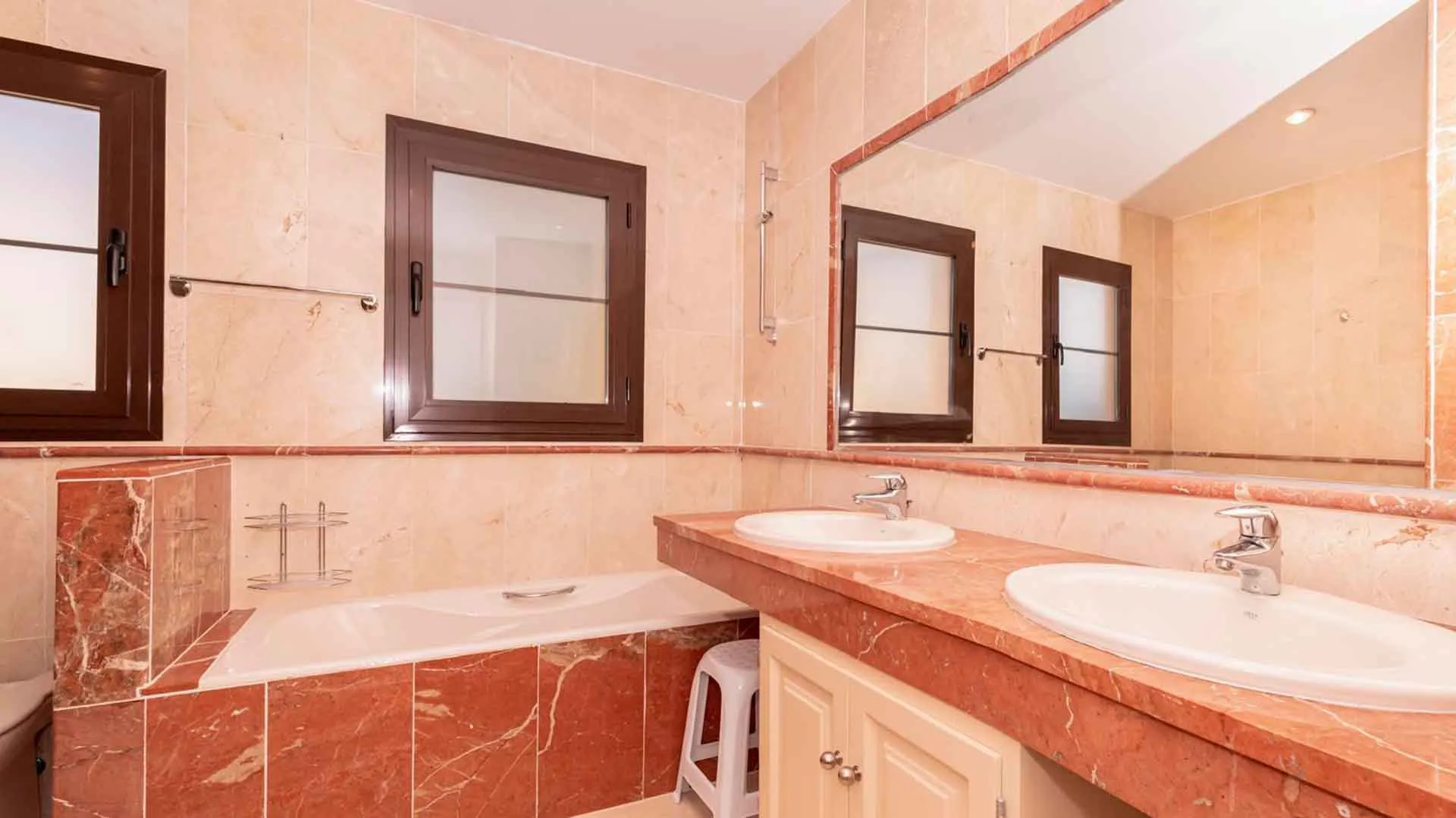 Buy Hacienda del Sol 4 bedrooms apartment