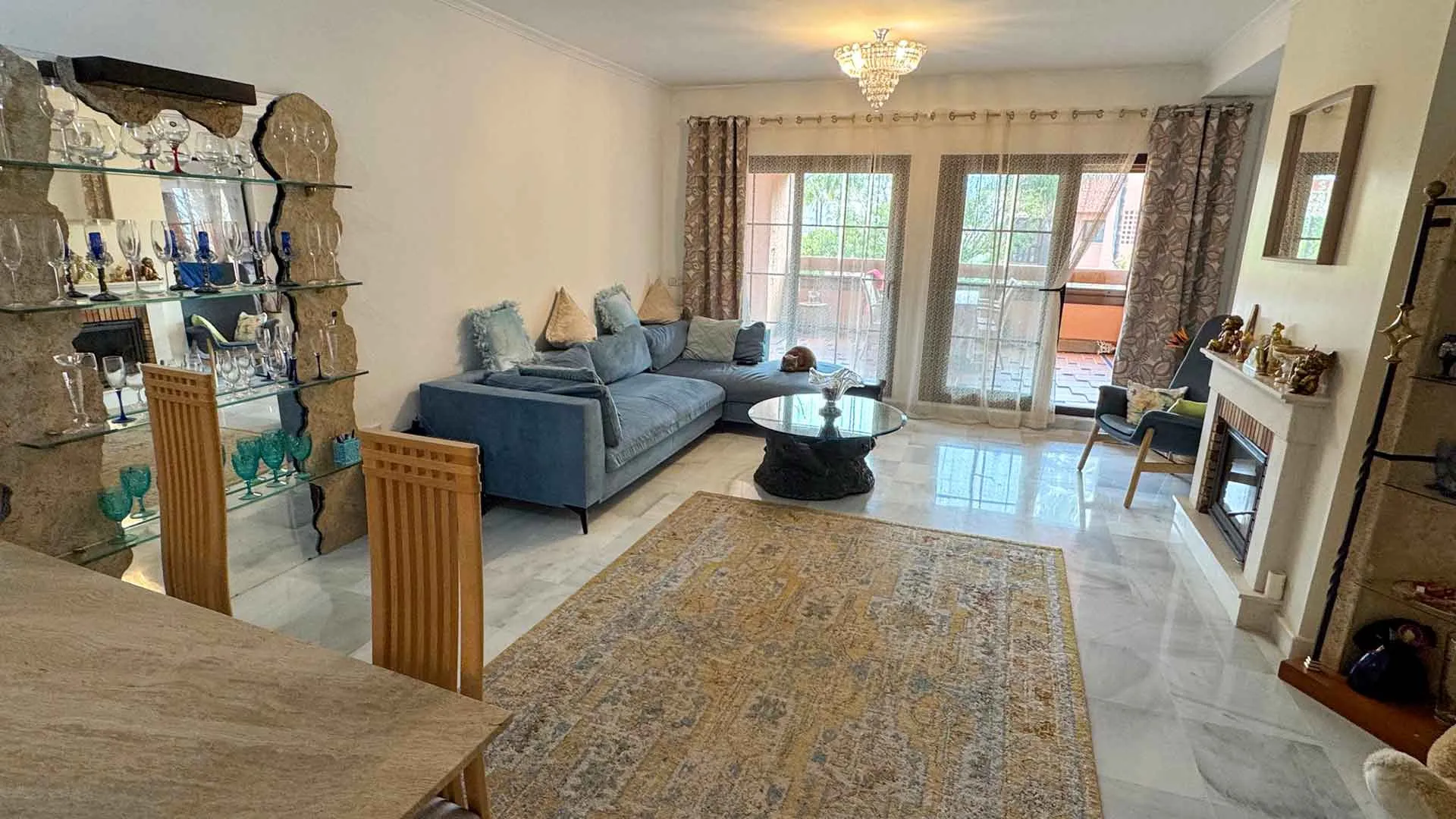 Buy Hacienda del Sol 4 bedrooms apartment