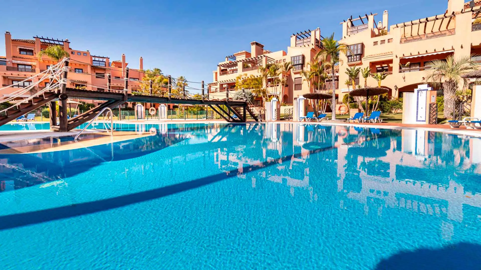 Buy Hacienda del Sol 4 bedrooms apartment
